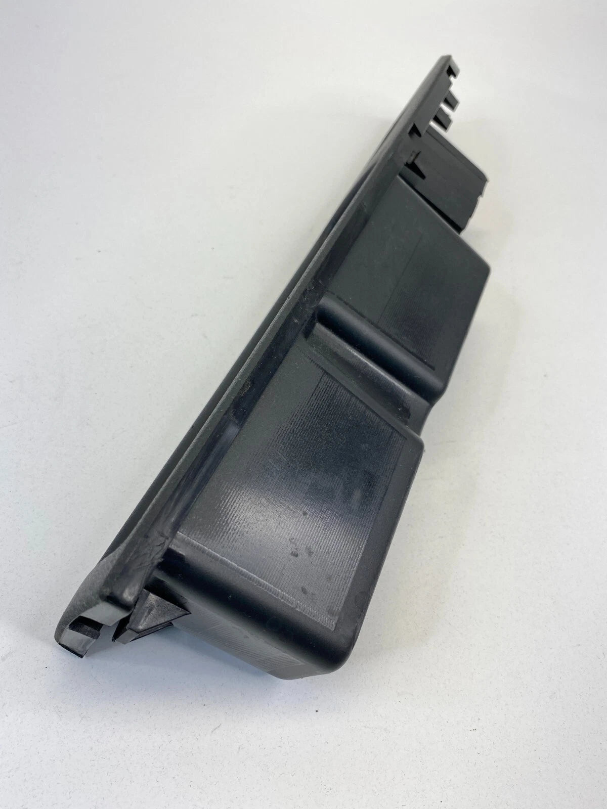 2004-2006 MITSUBISHI GALANT REAR RIGHT WINDOW SWITCH BEZEL TRIM 590849-0508