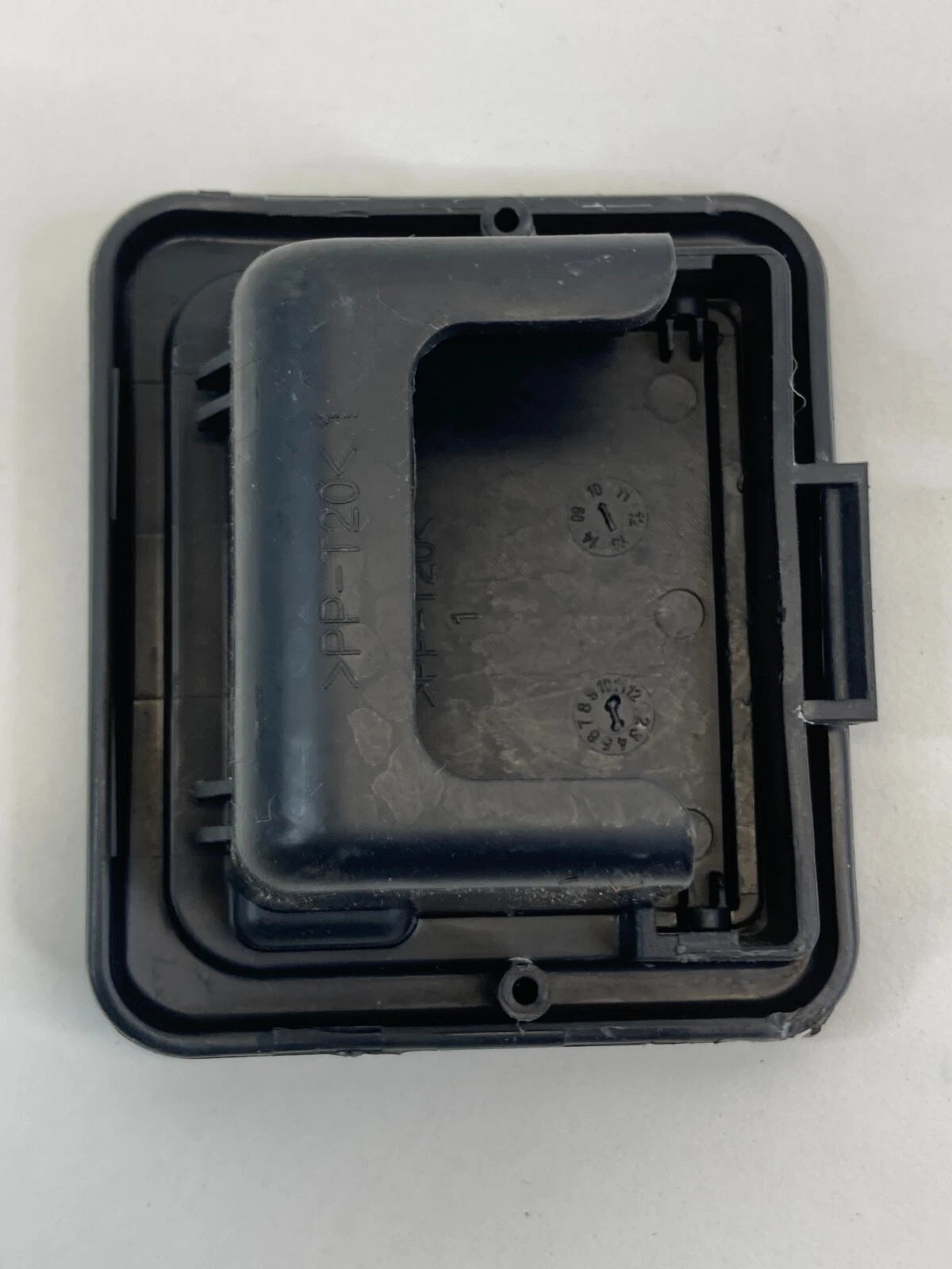 11-14 HYUNDAI SONATA BACK DECK SEAT CHILD SAFETY ANCHOR HOOK COVER TRIM OEM