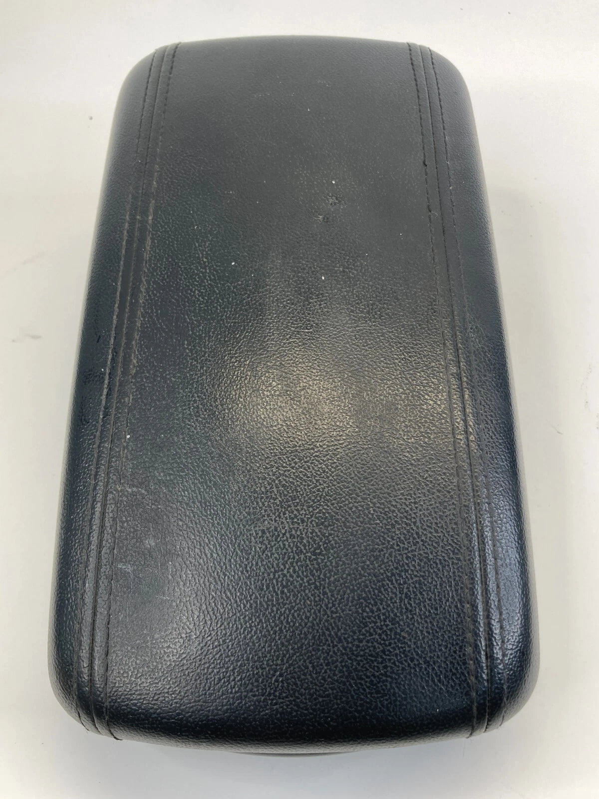 2010-2013 KIA FORTE CENTER CONSOLE LID ARMREST ARM REST TOP COVER BLACK OEM