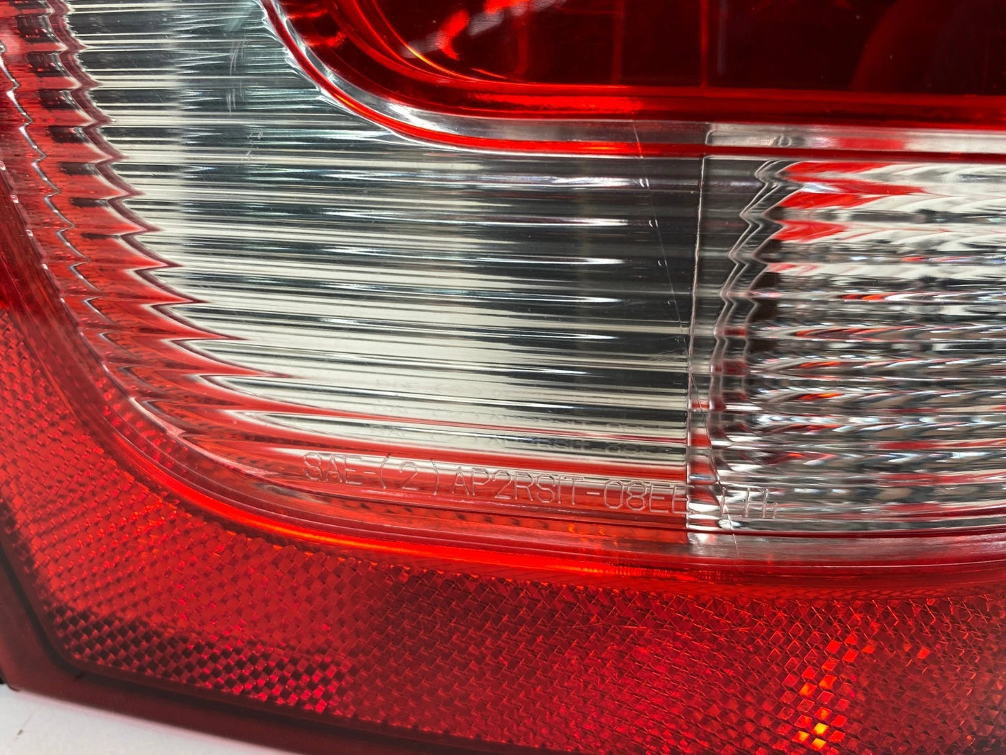 2008-2012 FORD ESCAPE TAILLIGHT LAMP BRAKE LIGHT LEFT OEM FACTORY 8L84-13B505-A