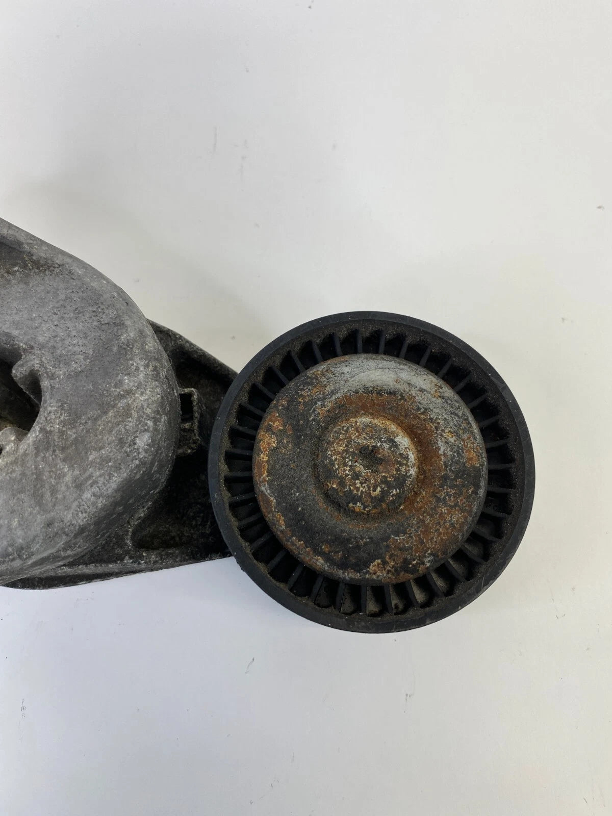 1998-2005 VW BEETLE FRONT ENGINE BELT TENSIONER PULLEY OEM FACTORY 06A-903-315-E
