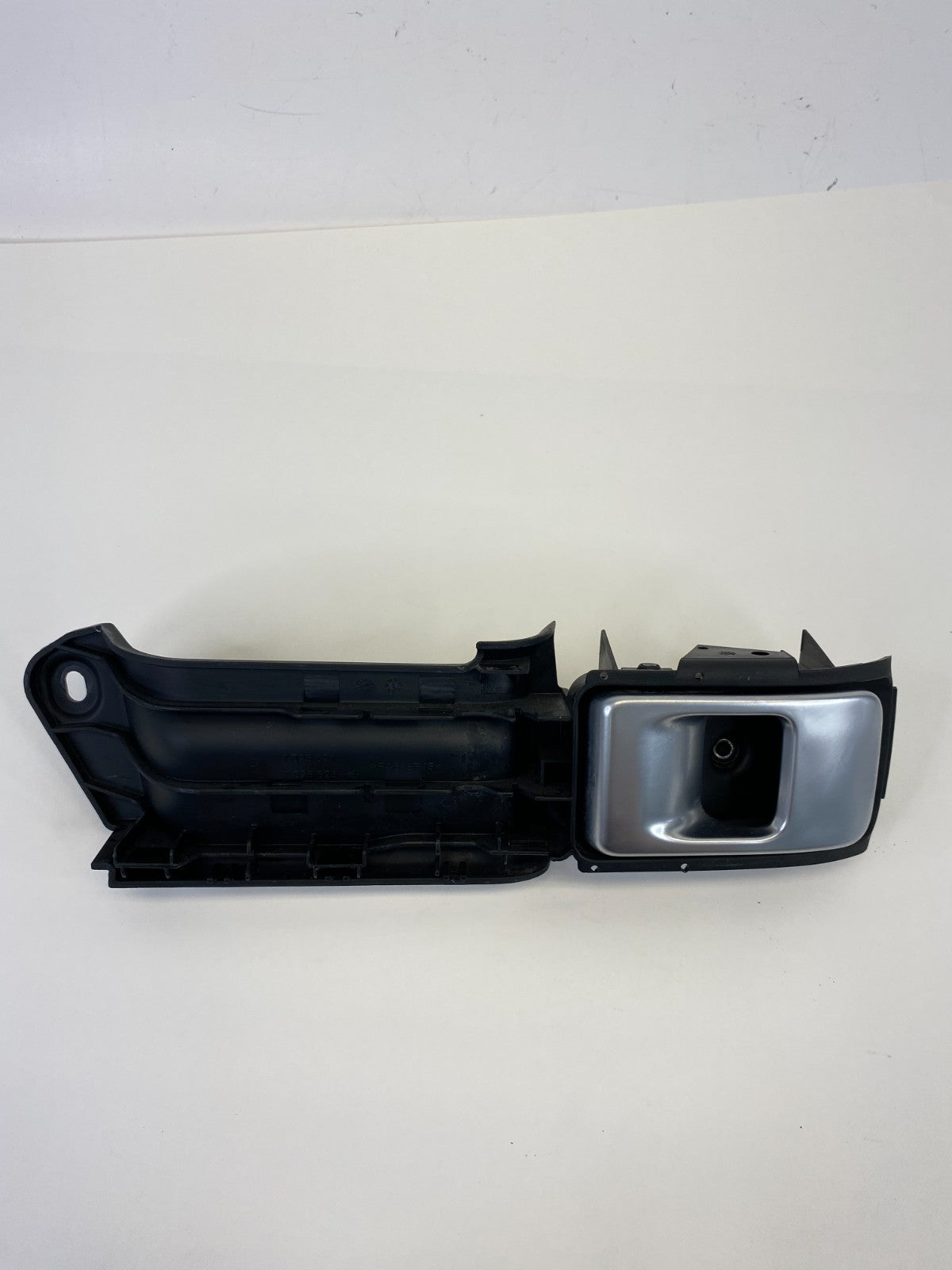 2003-2009 Range Rover Rear Left Side Interior Inner Door Handle Assy 7026621