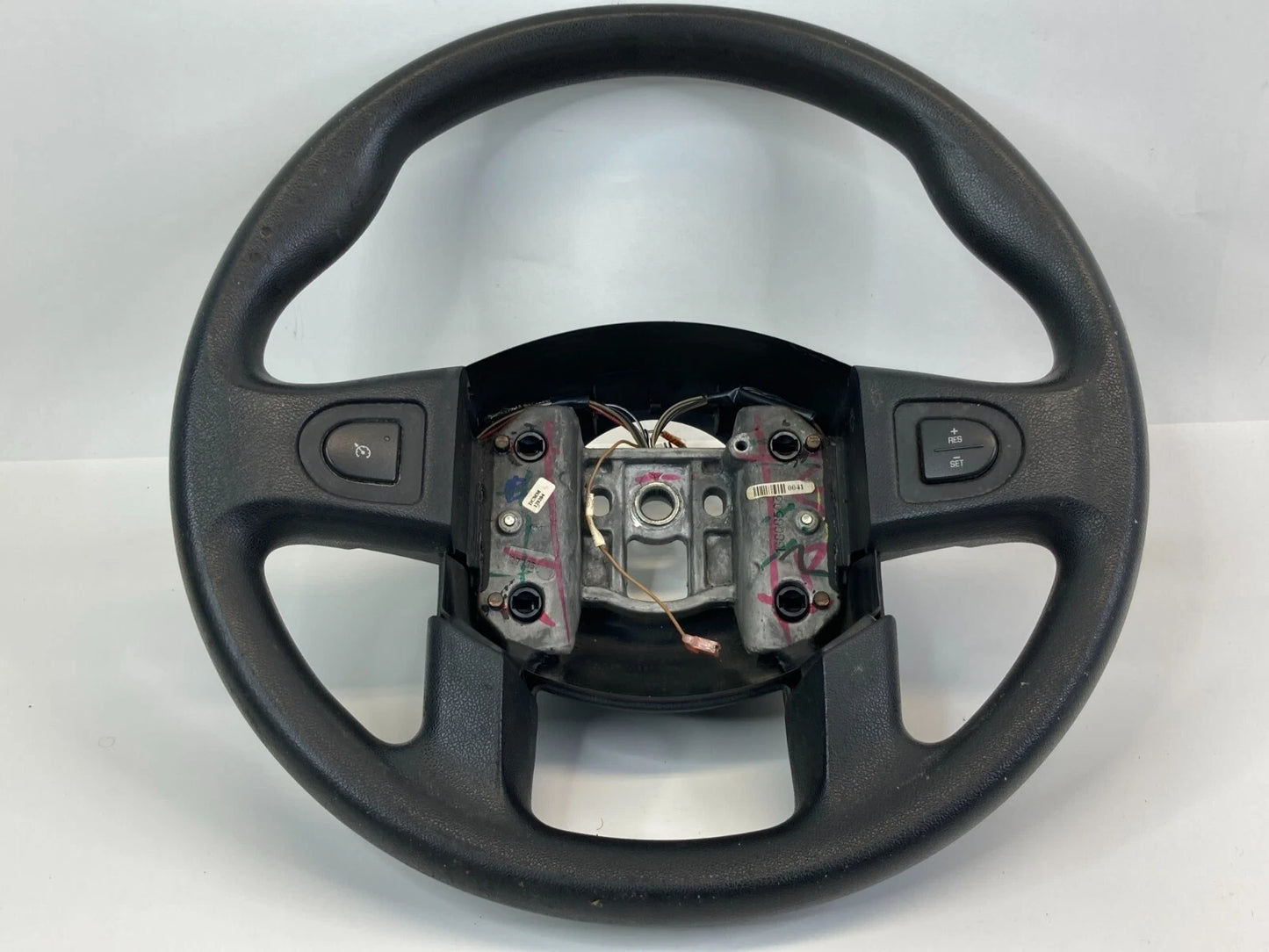 2005 2006 PONTIAC G6 SEDAN STEERING WHEEL W/ CRUISE CONTROL 4 SPOKE 22733068