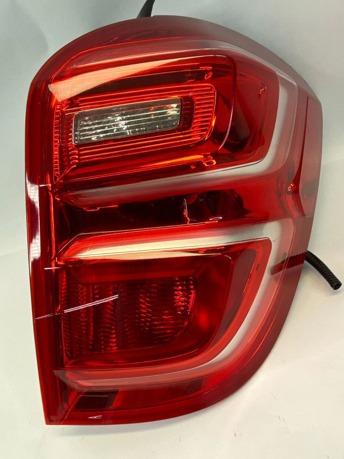 2016 2017 CHEVROLET EQUINOX TAIL LIGHT LAMP RIGHT PASSENGER SIDE OUTER OEM