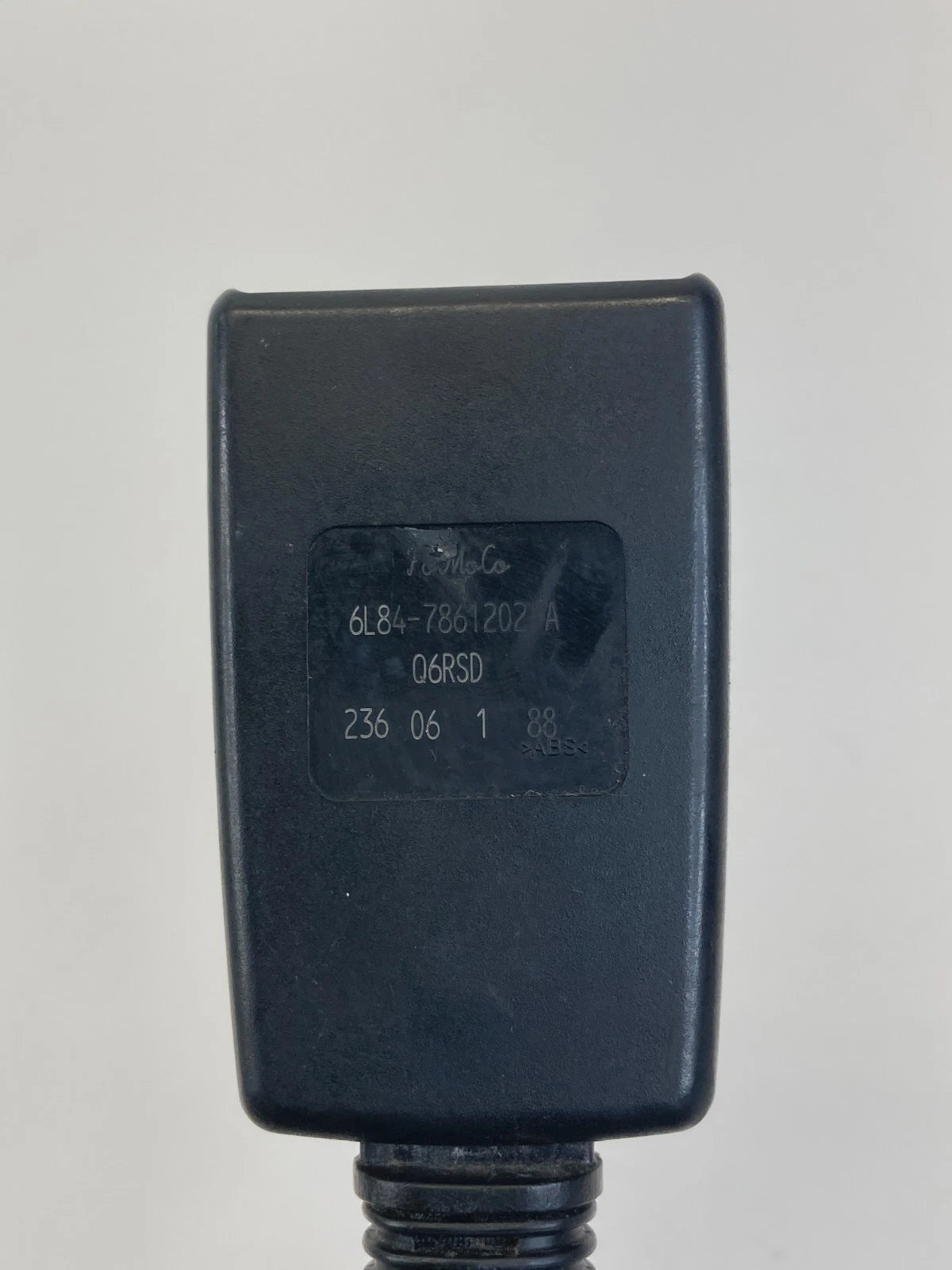 2005-2007 MERCURY MARINER FRONT RIGHT SIDE SEAT BELT BUCKLE 6L84-7861202-A OEM