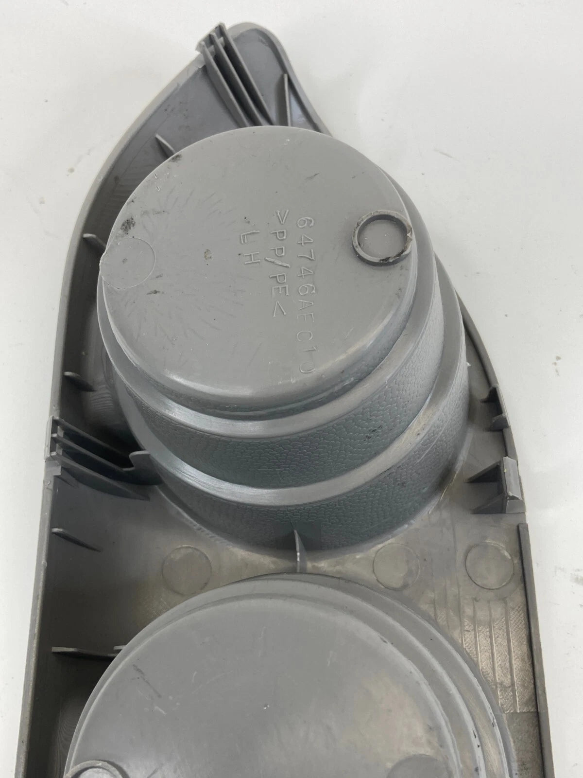 2004-2010 TOYOTA SIENNA REAR LEFT SIDE 3RD ROW PANEL DUAL CUP HOLDER 64746-AE010