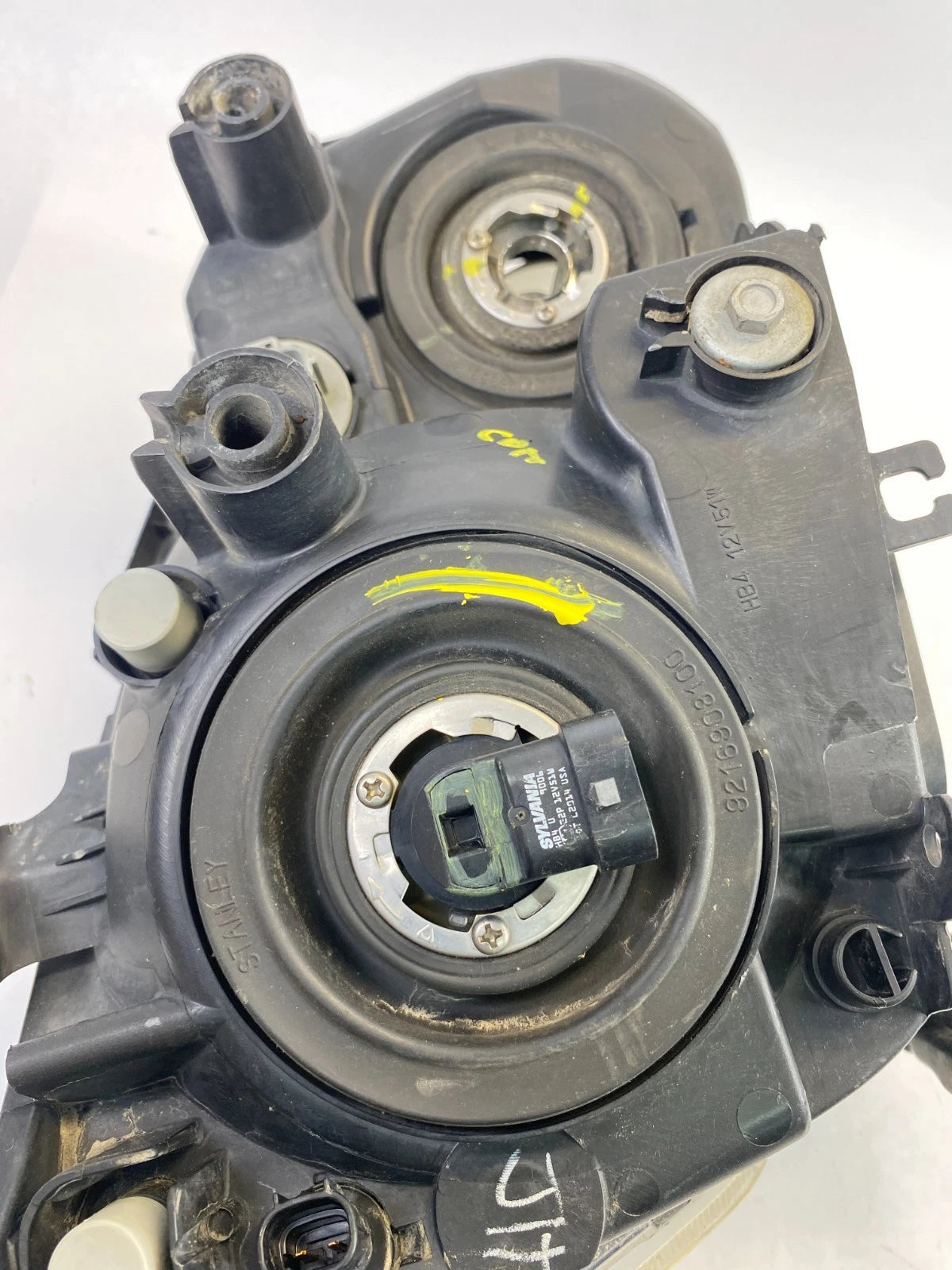 2005-2007 TOYOTA AVALON FRONT LEFT DRIVER HEADLIGHT HEADLAMP HALOGEN OEM