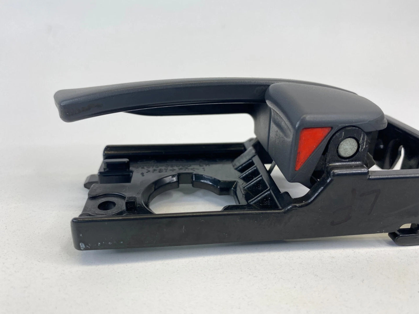2006-2011 KIA RIO5 RIO FRONT LEFT DRIVER INTERIOR DOOR HANDLE OEM 82613-JB000