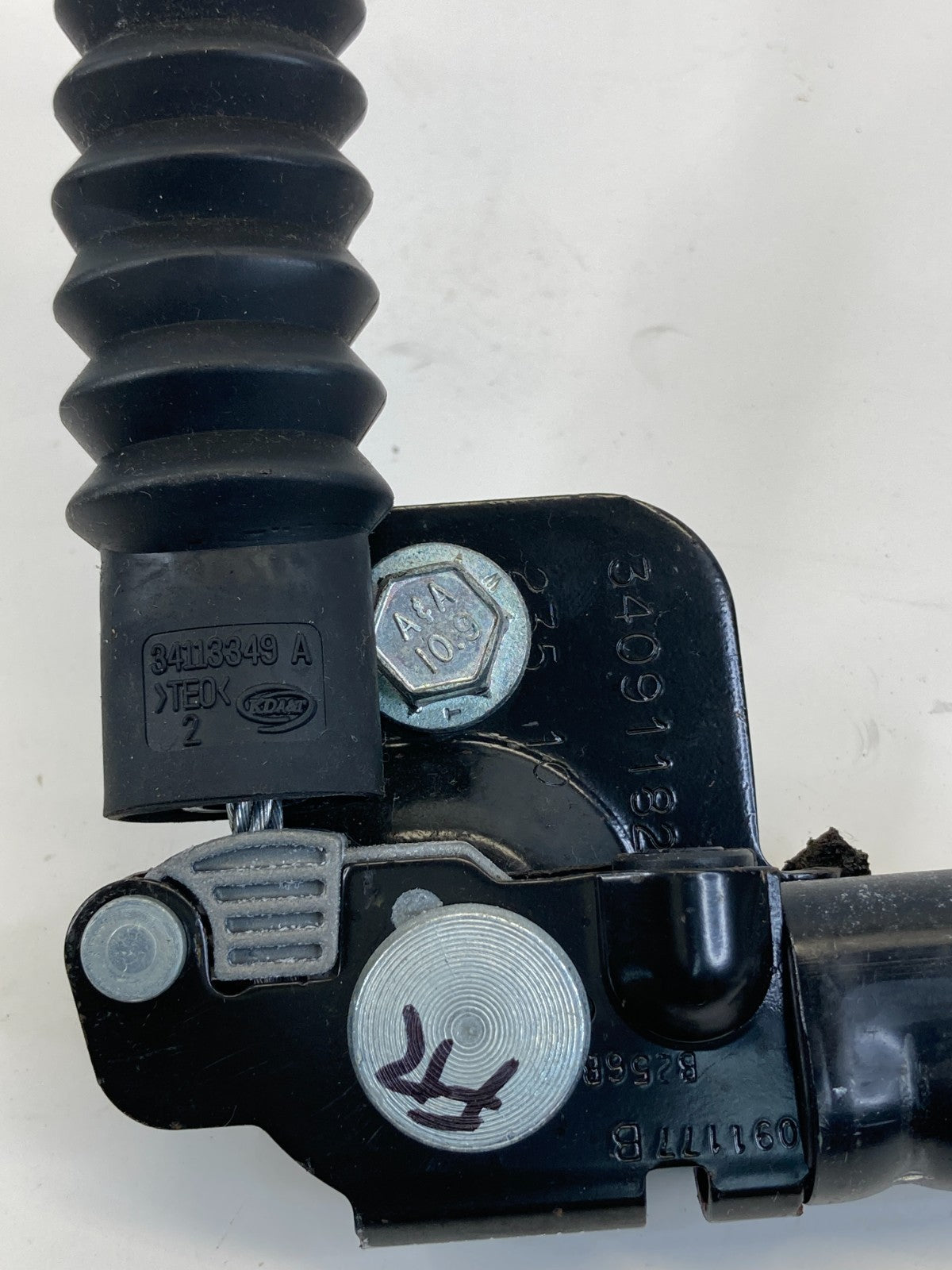 2011-2014 Hyundai Sonata Front Right Seat Belt Buckle Tensioner 34098740G