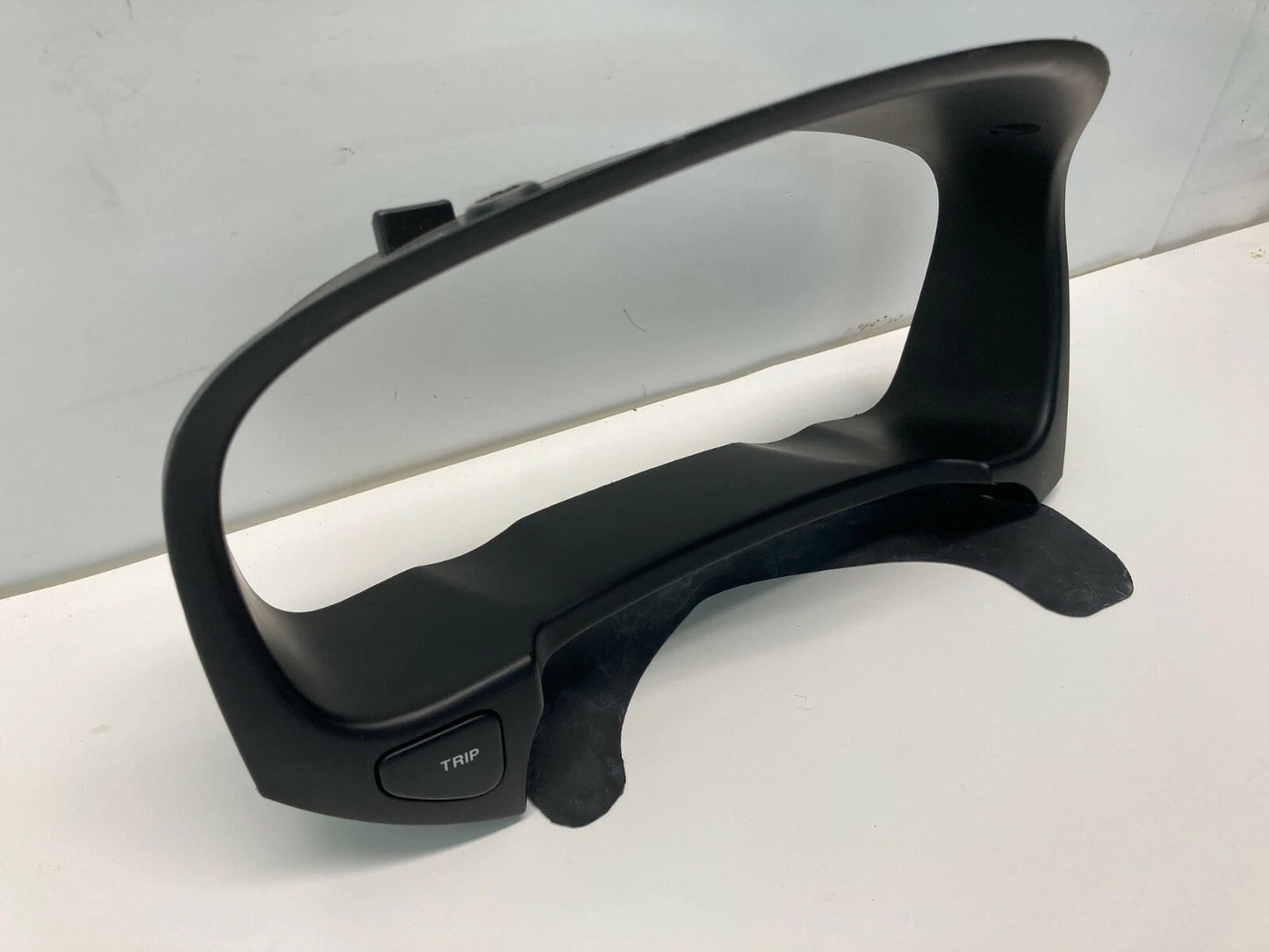 2006-2011 HYUNDAI ACCENT SPEEDOMETER CLUSTER BEZEL TRIM SURROUND 84832-1E000 OEM