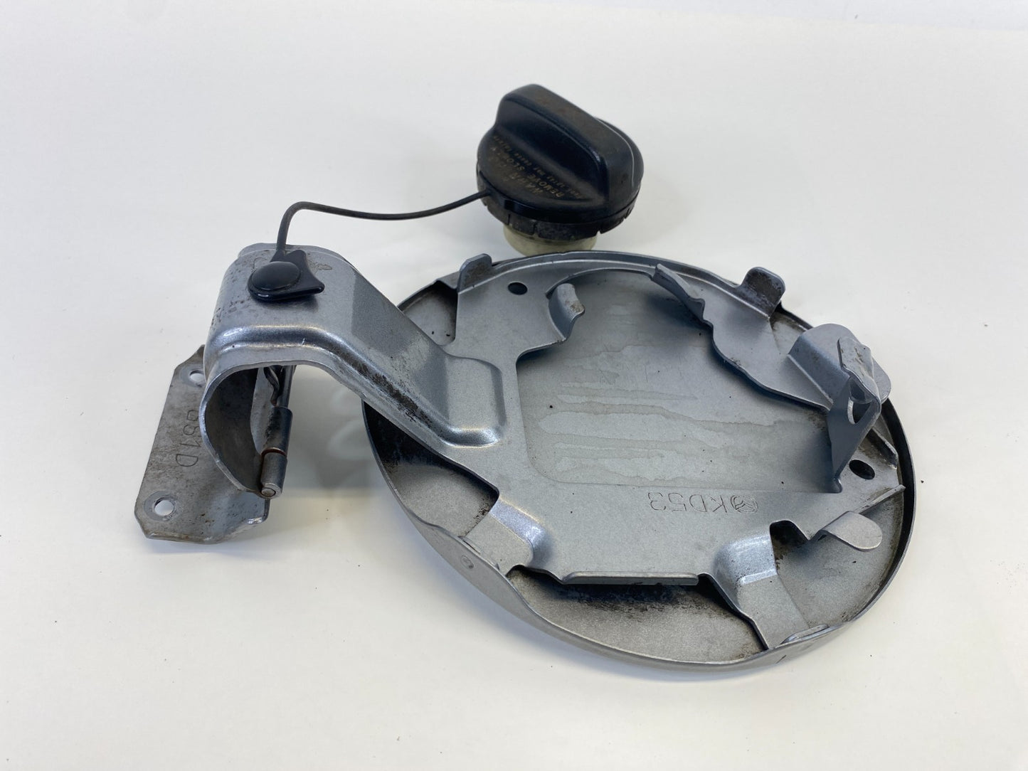 2013-2016 Mazda CX-5 CX5 Fuel Filler Door Gas Lid Cover w/ Cap OEM