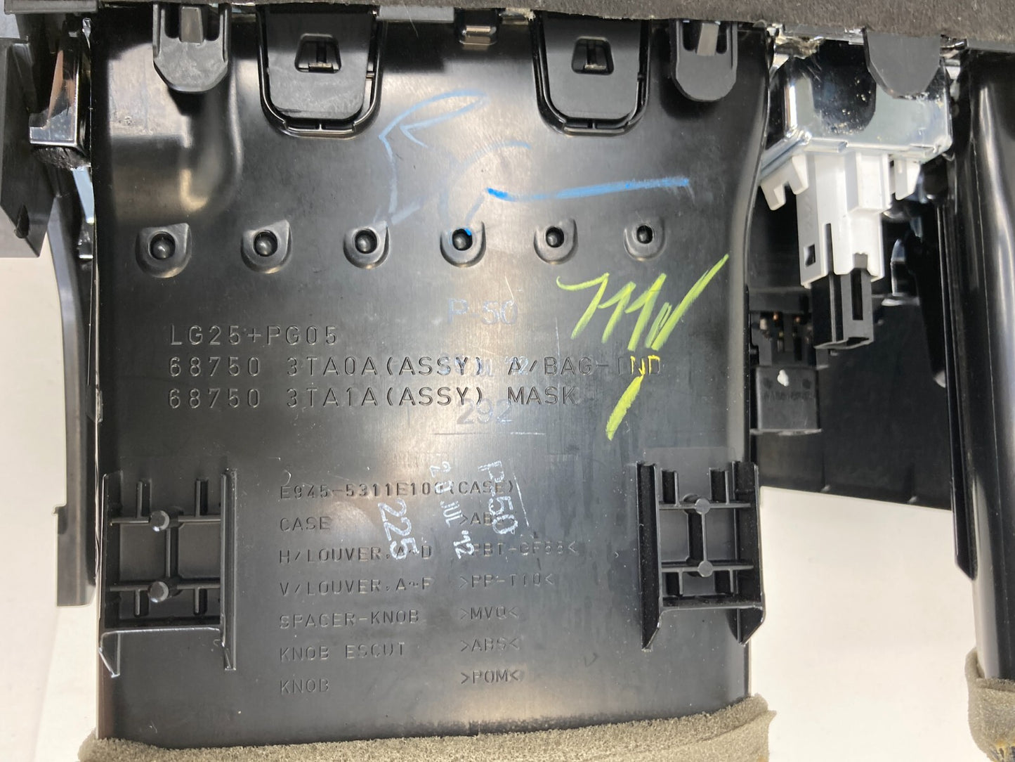 2013-2015 Nissan Altima Dash Center A/C Air Vent Grille Trim Panel 68750-3TA0A