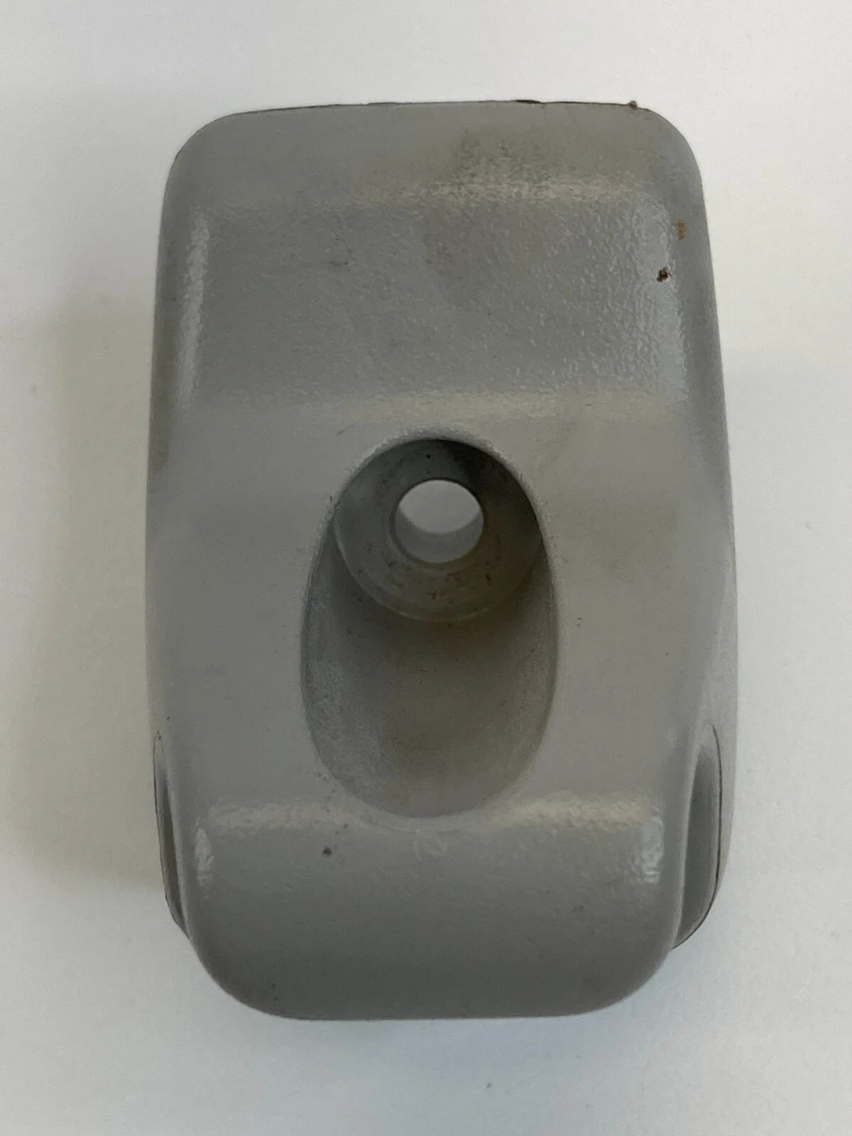 2006-2010 CHEVROLET COLORADO RIGHT PASSENGER SUN VISOR SUNVISOR RETAINER CLIP