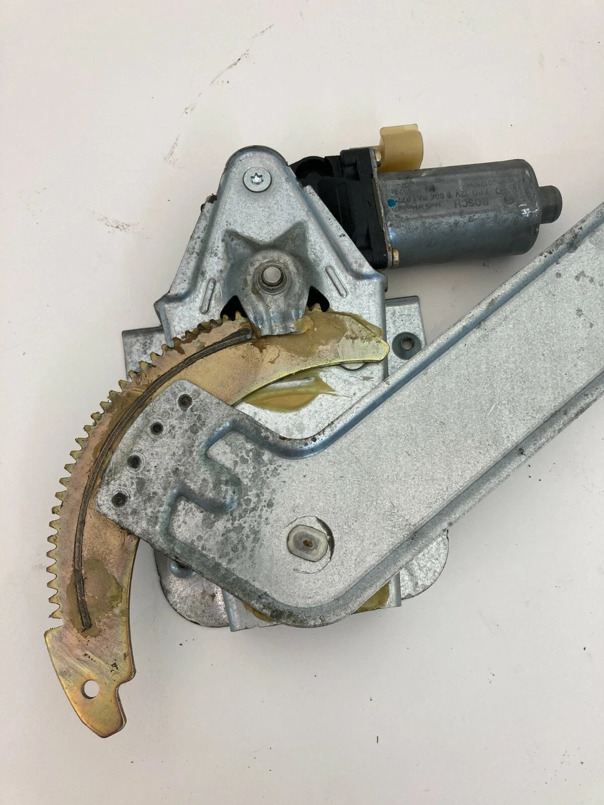 2004-2009 DODGE DURANGO REAR LEFT DRIVER SIDE DOOR WINDOW MOTOR REGULATOR OEM