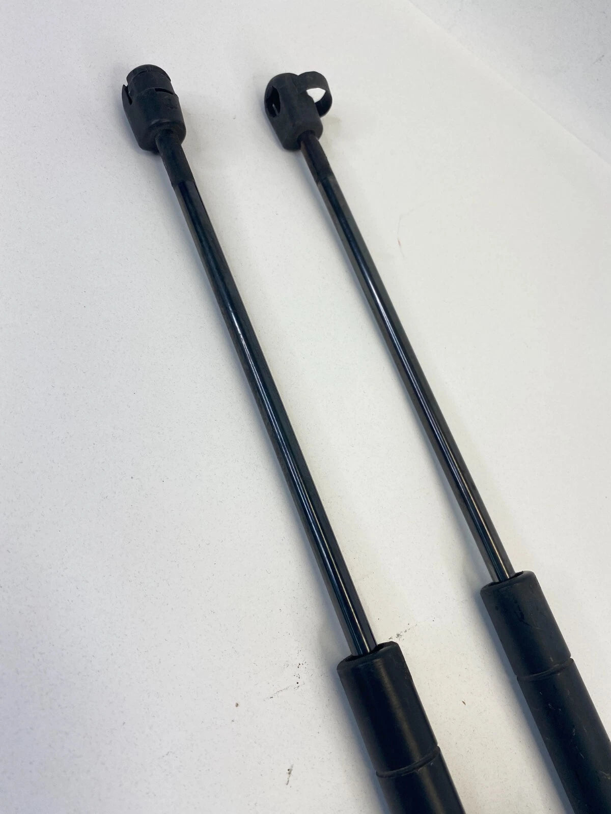 2001-2003 INFINITI QX4 REAR HATCH TAILGATE SUPPORT SHOCK STRUTS PAIR 90450-1W512