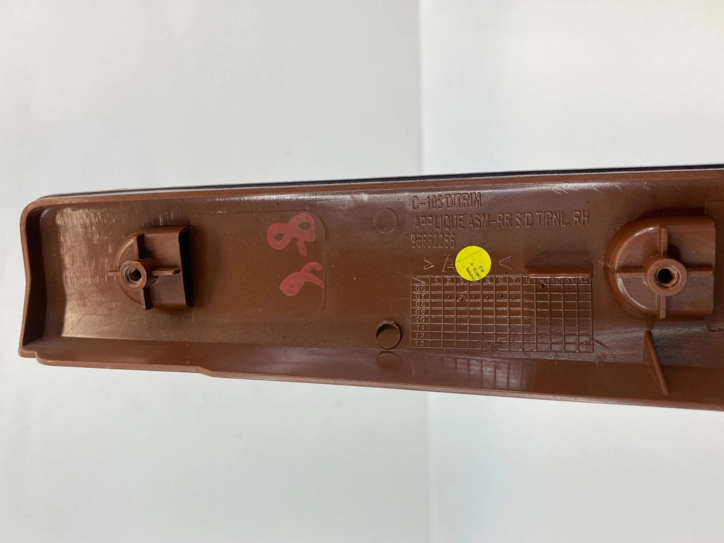2008-2010 SATURN VUE REAR RIGHT SIDE DOOR APPLIQUE COVER BEZEL MOLDING 96662256