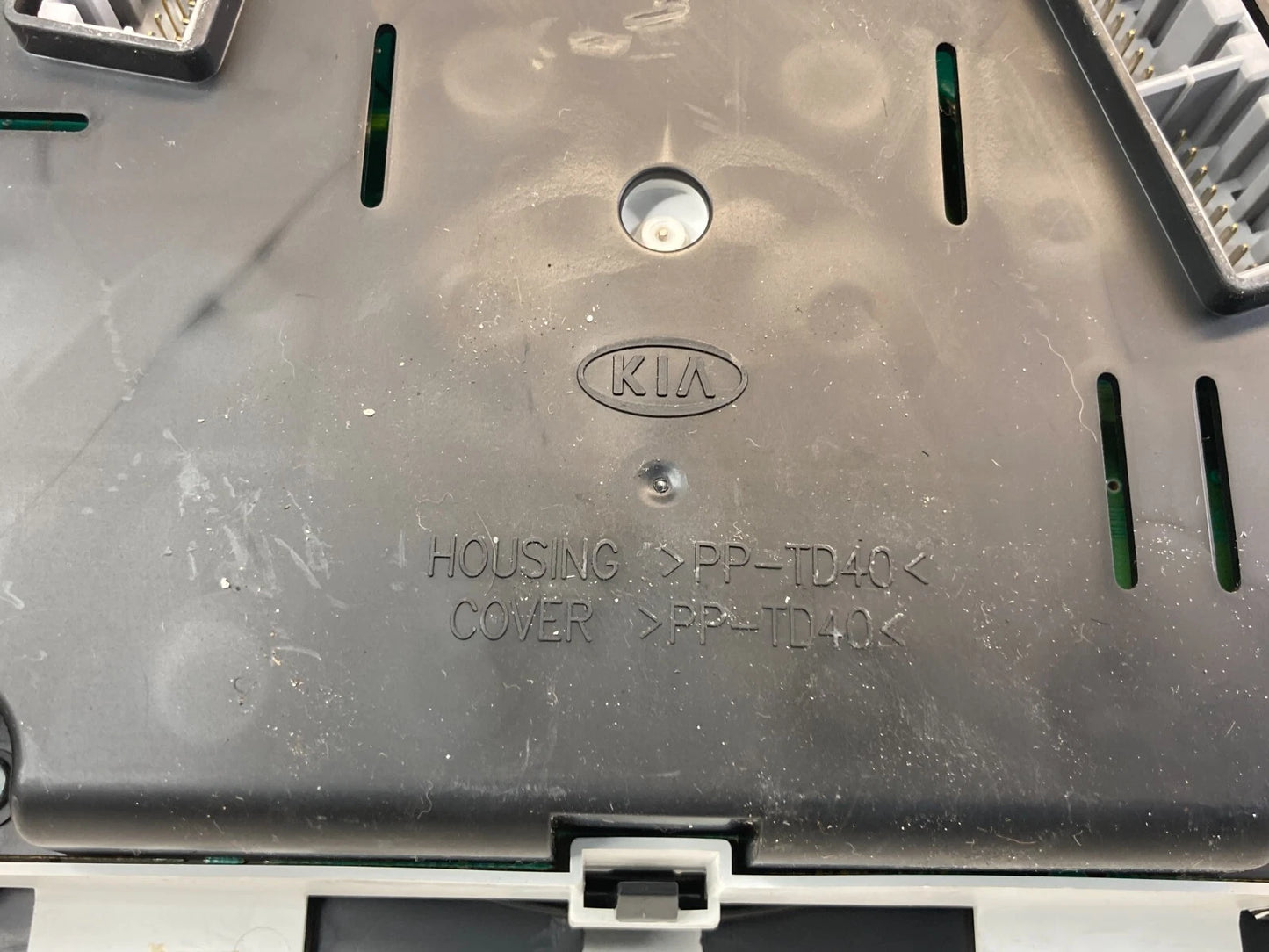 10 11 KIA SOUL INSTRUMENT CLUSTER SPEEDOMETER GAUGES 210K MILES 94001-2K315 OEM