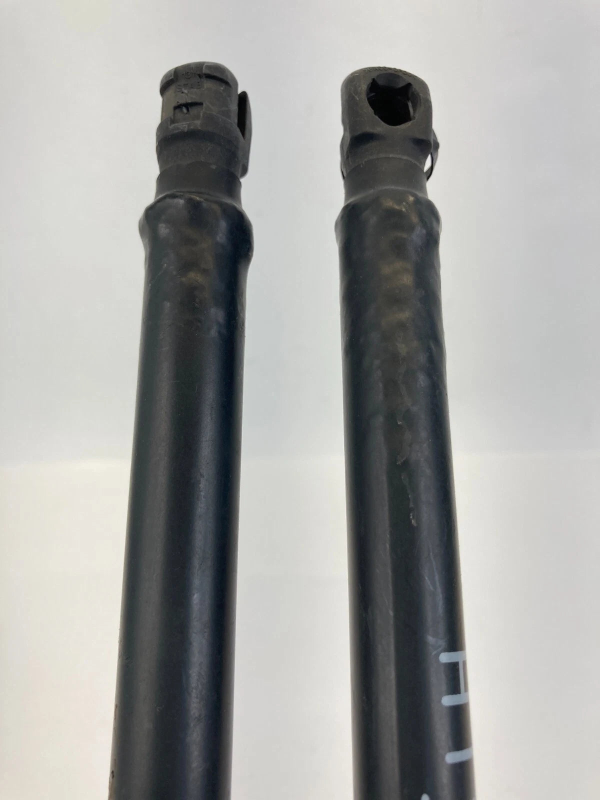 2010-2013 KIA SOUL REAR TRUNK LIFTGATE SUPPORT STRUTS SHOCKS PAIR 817802K000 OEM