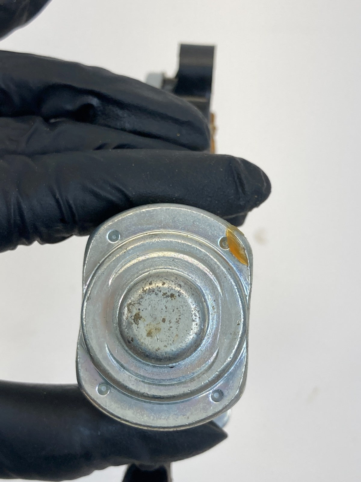 2004-2012 Chevrolet Colorado CREW CAB Front Right Door Window Motor CM091970 OEM