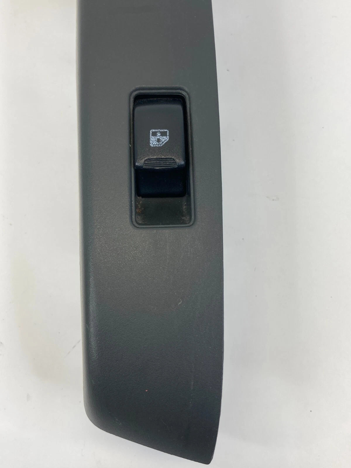 2013-2016 CHEVROLET SPARK REAR LEFT DOOR WINDOW SWITCH WITH BEZEL OEM