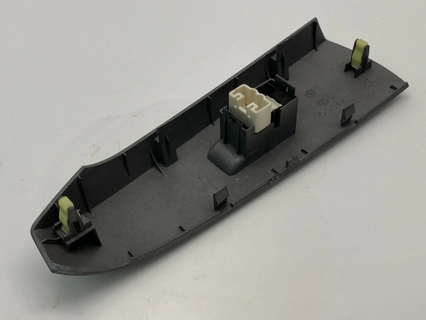 2004-2009 TOYOTA PRIUS REAR RIGHT DOOR POWER WINDOW SWITCH W/ BEZEL 74271-47050