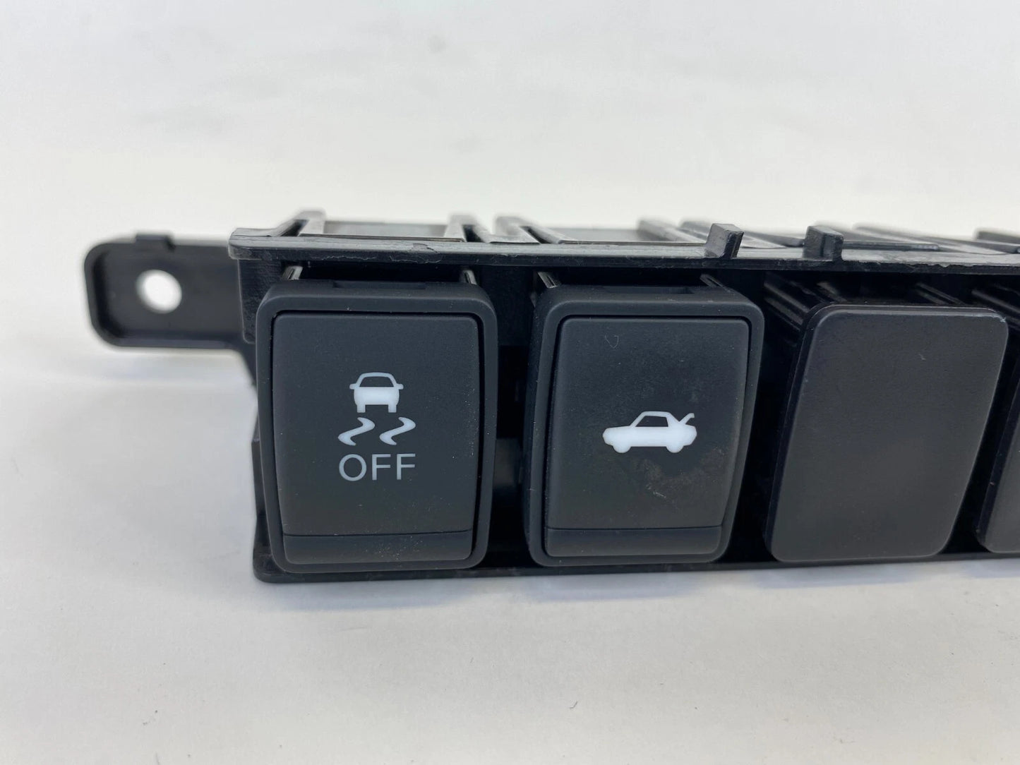 13-18 NISSAN ALTIMA TRACTION & TRUNK LID BUTTON CONTROL SWITCH 681RU3TA0A OEM