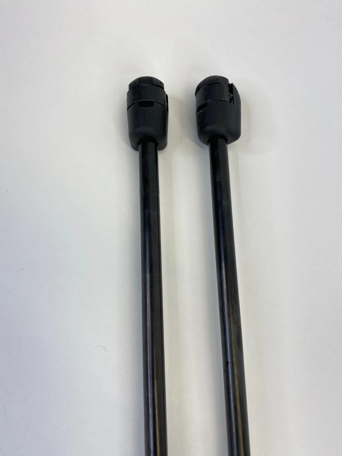2005-2010 KIA SPORTAGE REAR TRUNK LUGGAGE LIFTGATE SHOCK STRUT SET 87170-1F100