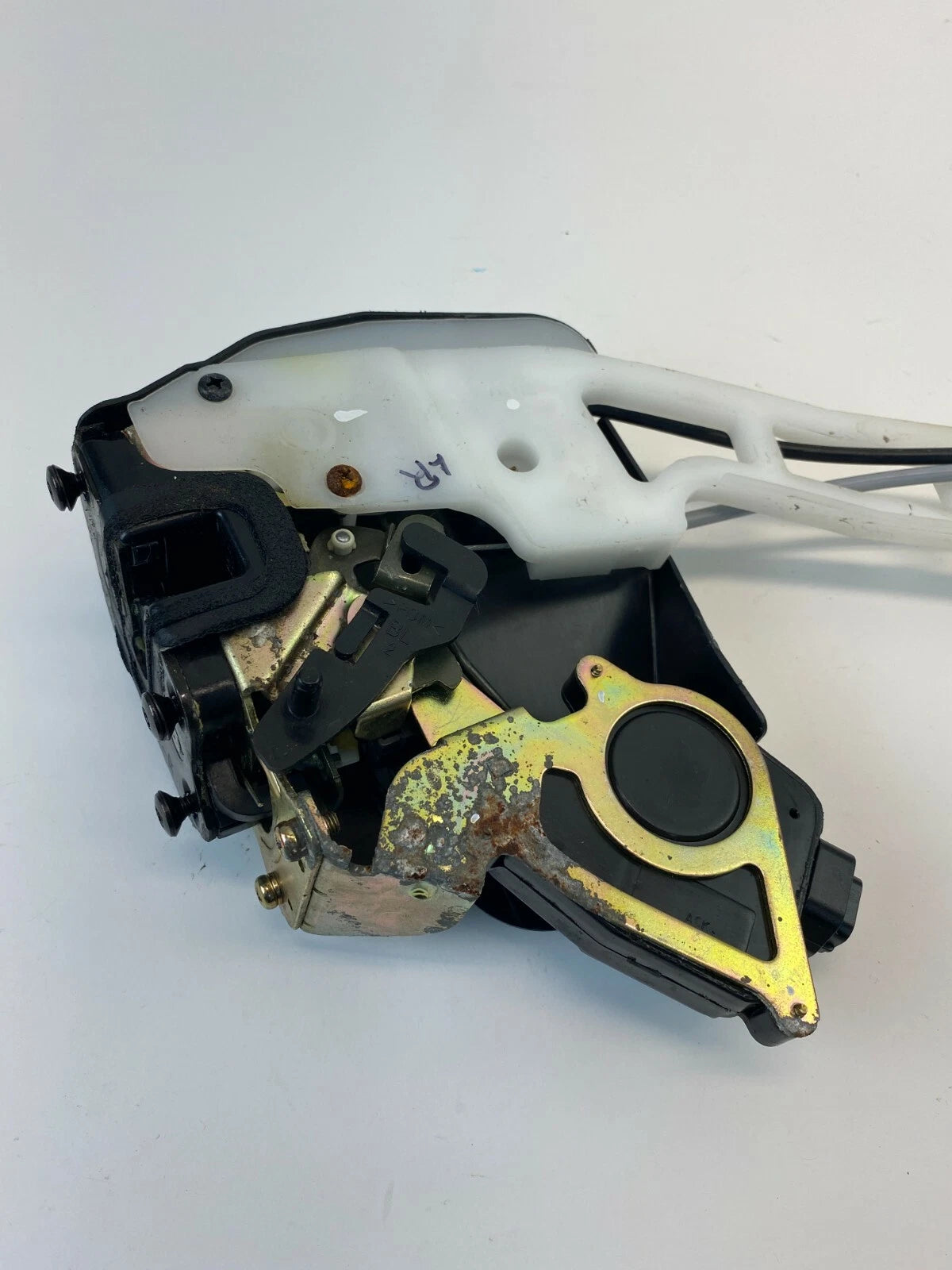 2004 2005 2006 KIA AMANTI REAR LEFT SIDE DOOR LOCK LATCH RELEASE ACTUATOR OEM