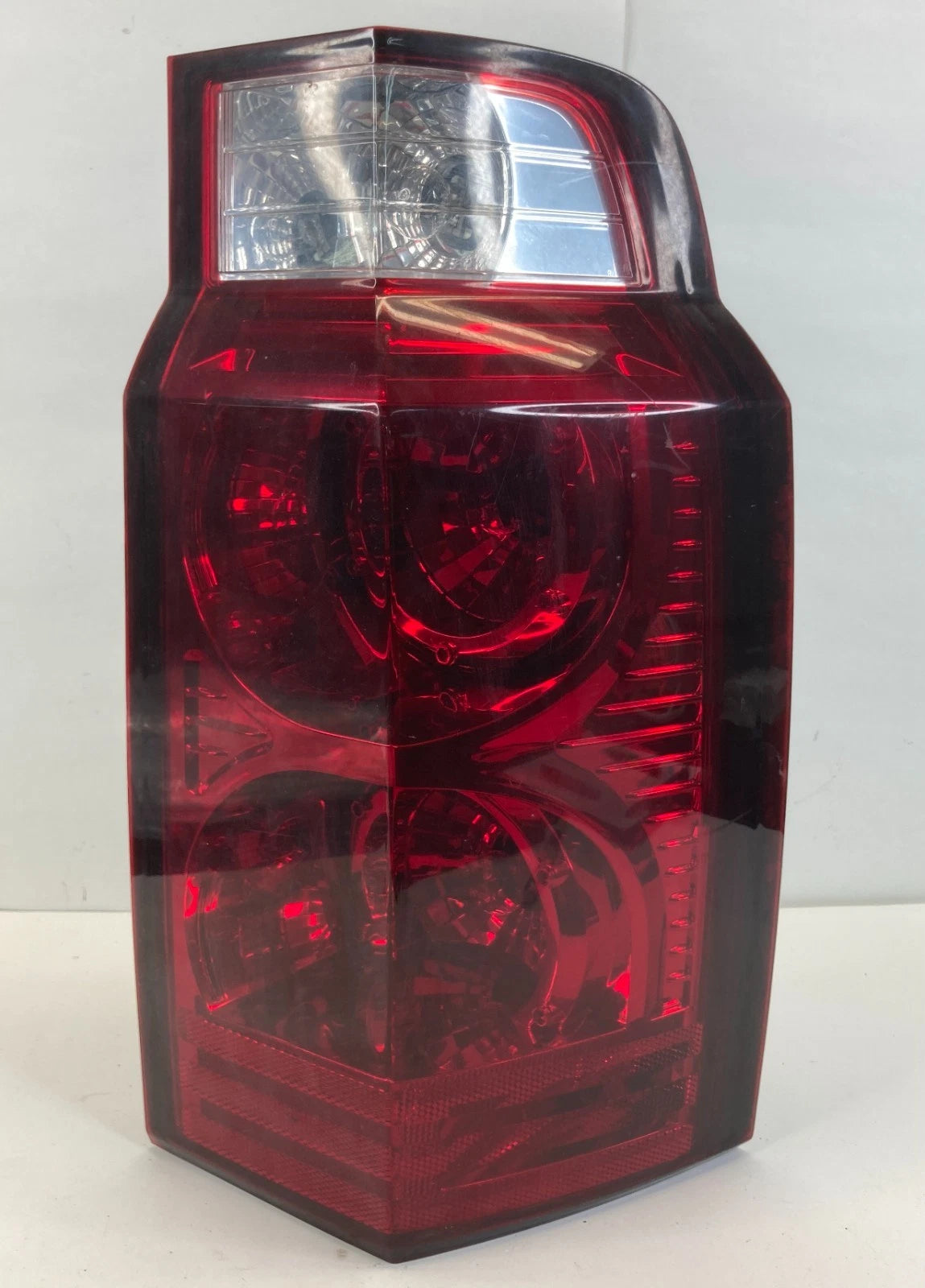 2006-2010 JEEP COMMANDER RIGHT SIDE REAR TAILLIGHT LAMP ASSEMBLY REAR BRAKE OEM