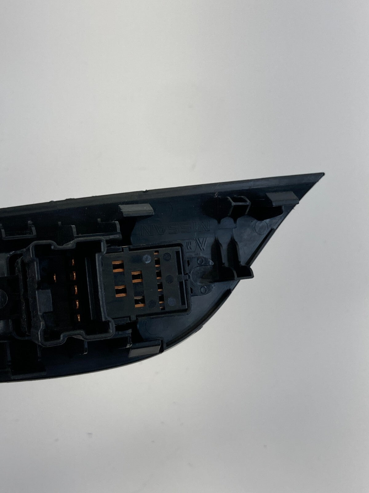 2013-2018 Nissan Altima Rear Right Door Power Window Switch w Bezel 82960-3TA0