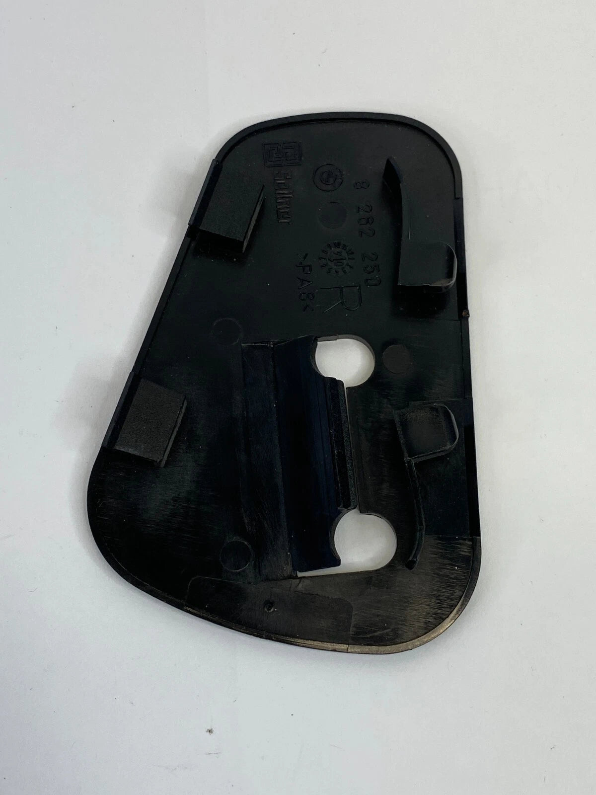 2004-2010 BMW X3 REAR RIGHT SIDE TRUNK SEAT CATCH COVER TRIM BEZEL 8262250 OEM