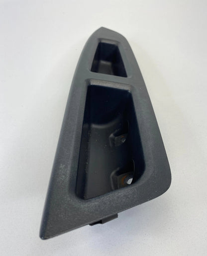 2006-2013 CHEVY IMPALA REAR RIGHT SIDE DOOR WINDOW SWITCH COVER BEZEL 1799354