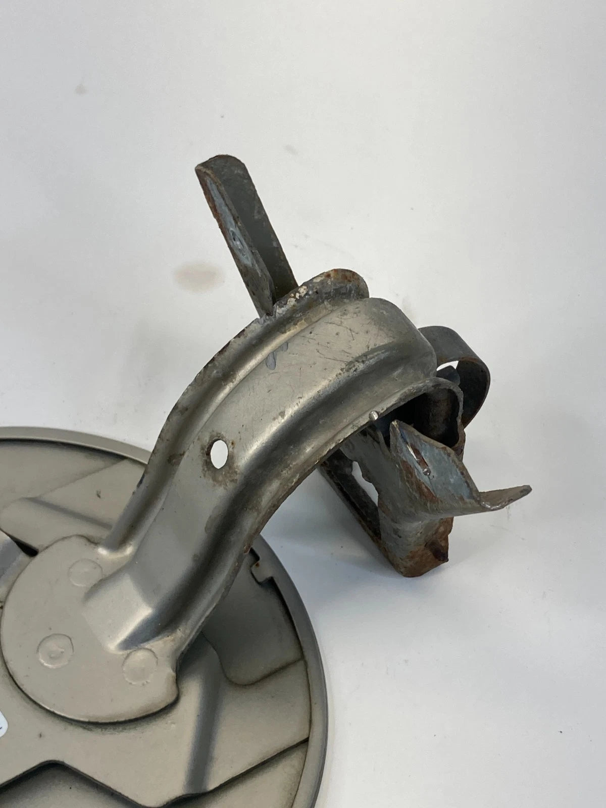 2007-2014 GMC YUKON CHEVY TAHOE ESCALADE FUEL TANK FILLER DOOR GAS LID OEM