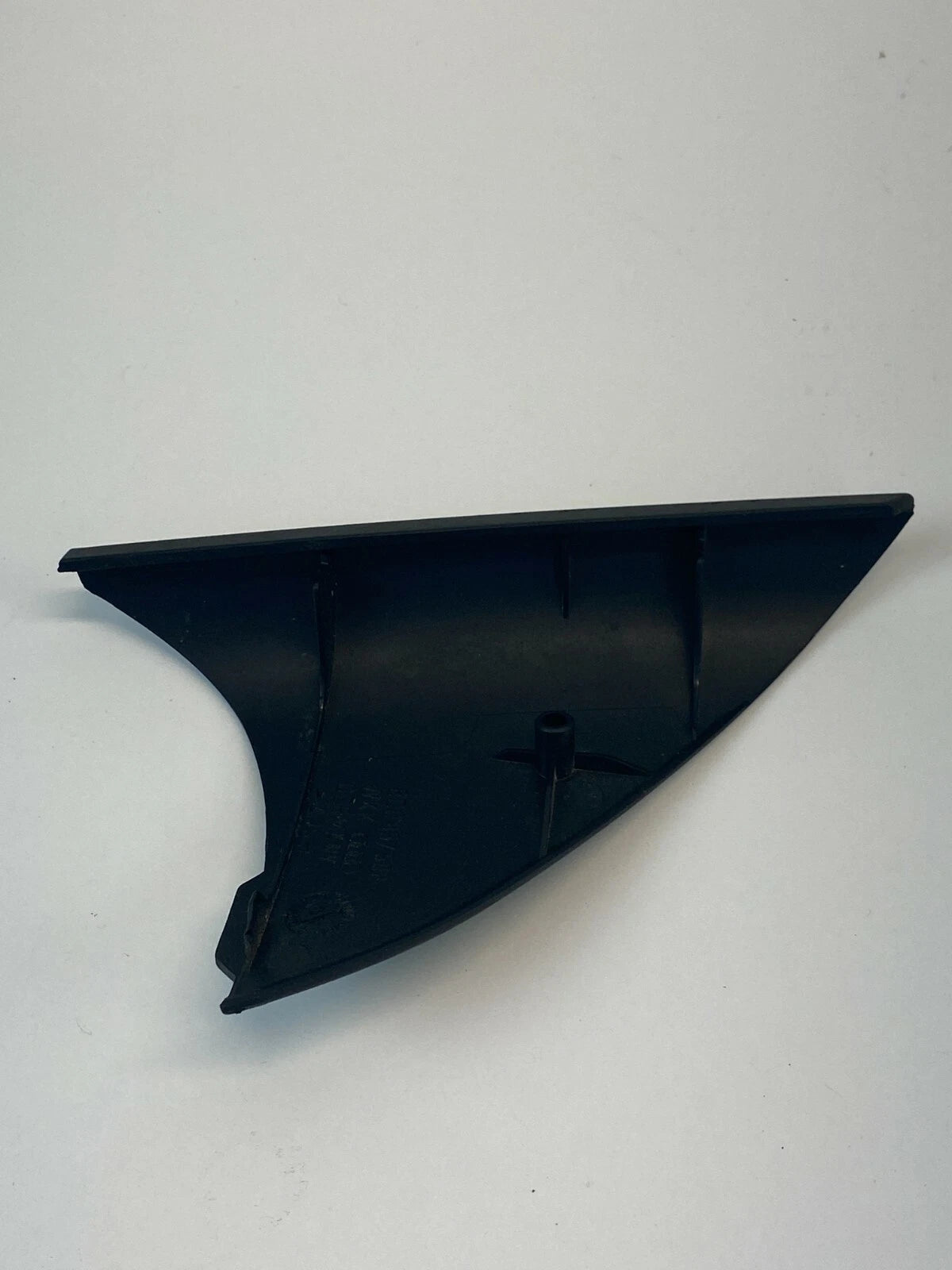 2000-2001 AUDI A4 SEDAN INNER FRONT RIGHT PASSENGER CORNER BEZEL TRIM 8D0857506
