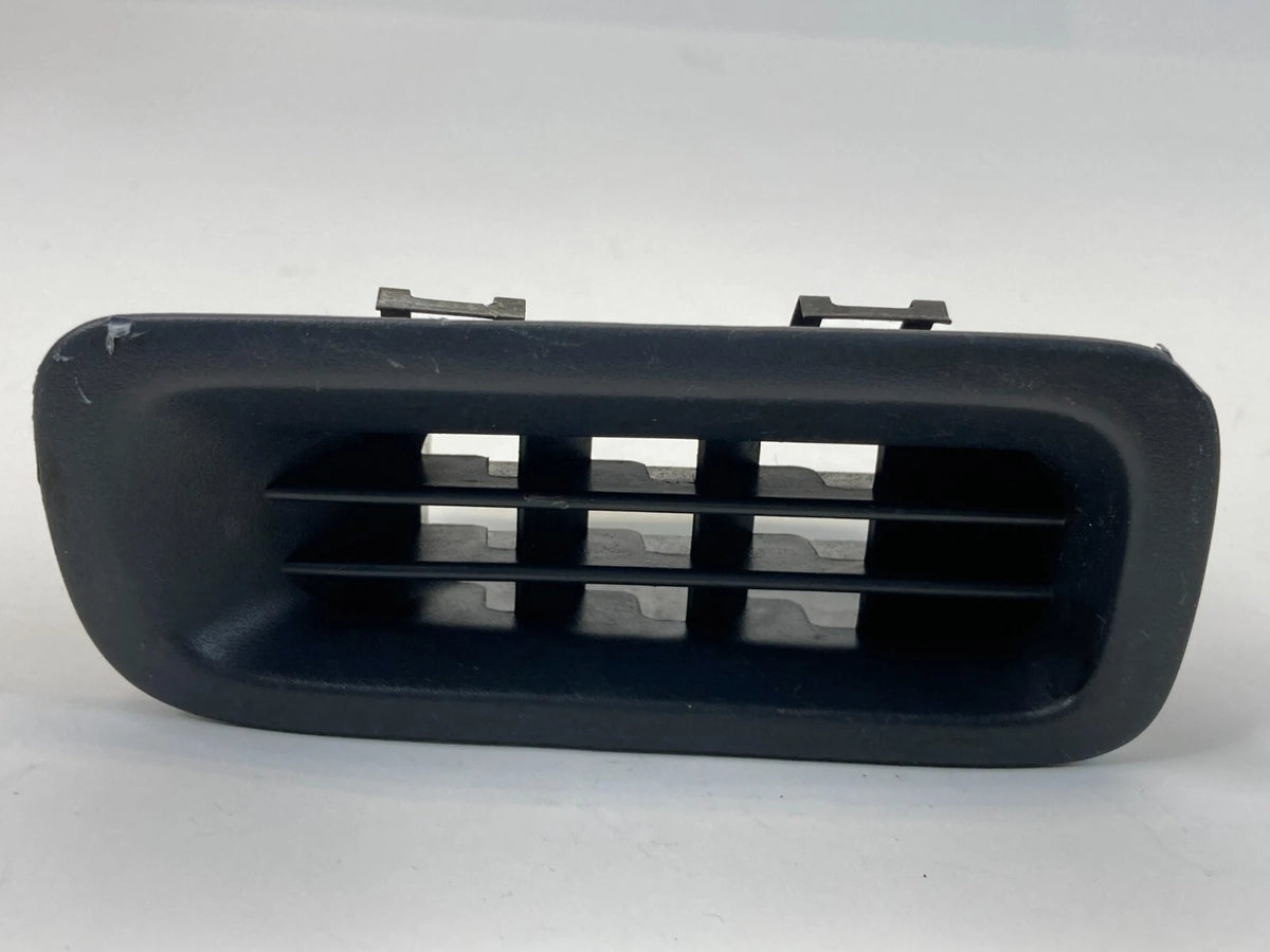 1997-2001 HONDA CR-V DASH RIGHT UPPER A/C VENT GRILLE DEFROST DEFROSTER OEM