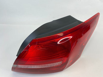 2015-2018 Ford Focus SE Sedan 2.0L 4-DR Right Tail Light Taillight F1EB-13404