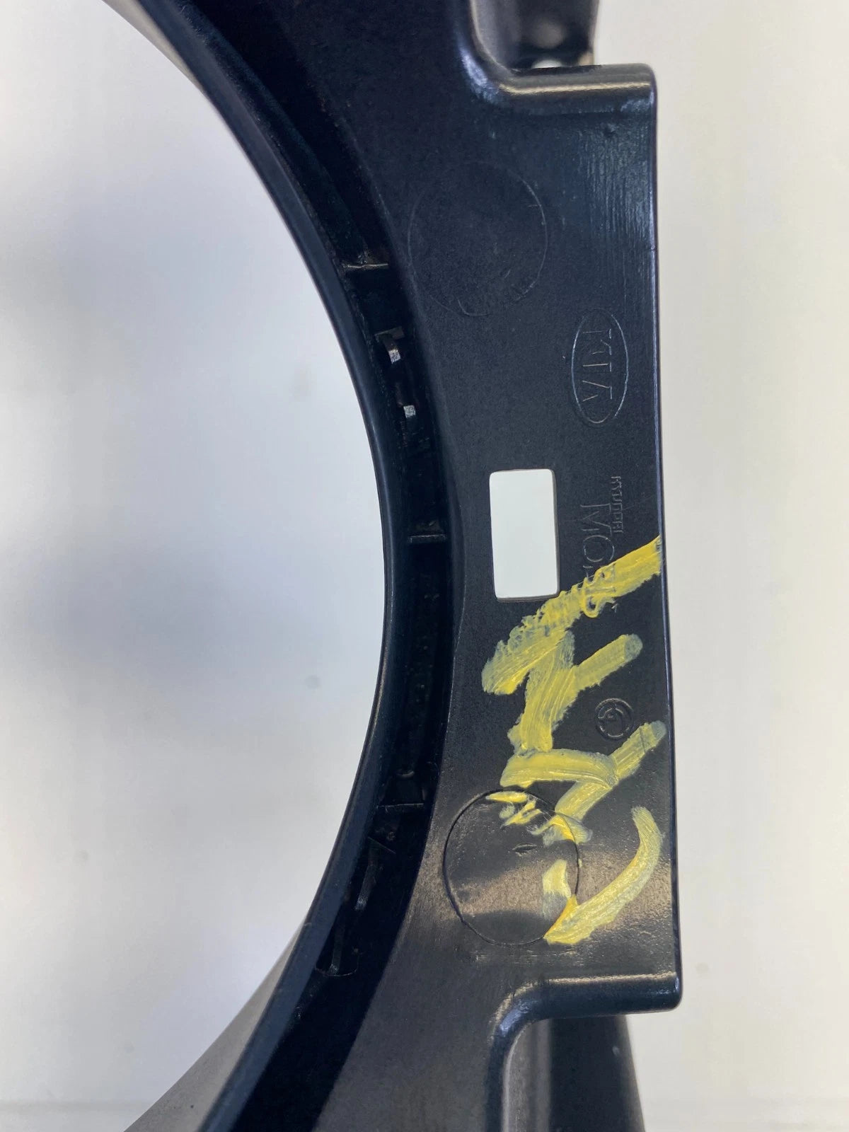 2010 KIA FORTE SPEEDOMETER GAUGE INSTRUMENT CLUSTER BEZEL TRIM OEM 84832-1M200