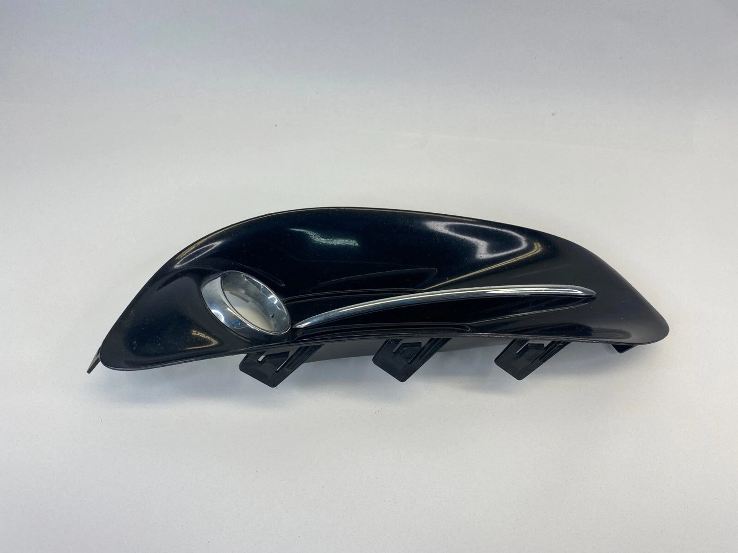 2013-2015 DODGE DART FRONT RIGHT PASSENGER FOG LIGHT LAMP BEZEL COVER 68081498AA