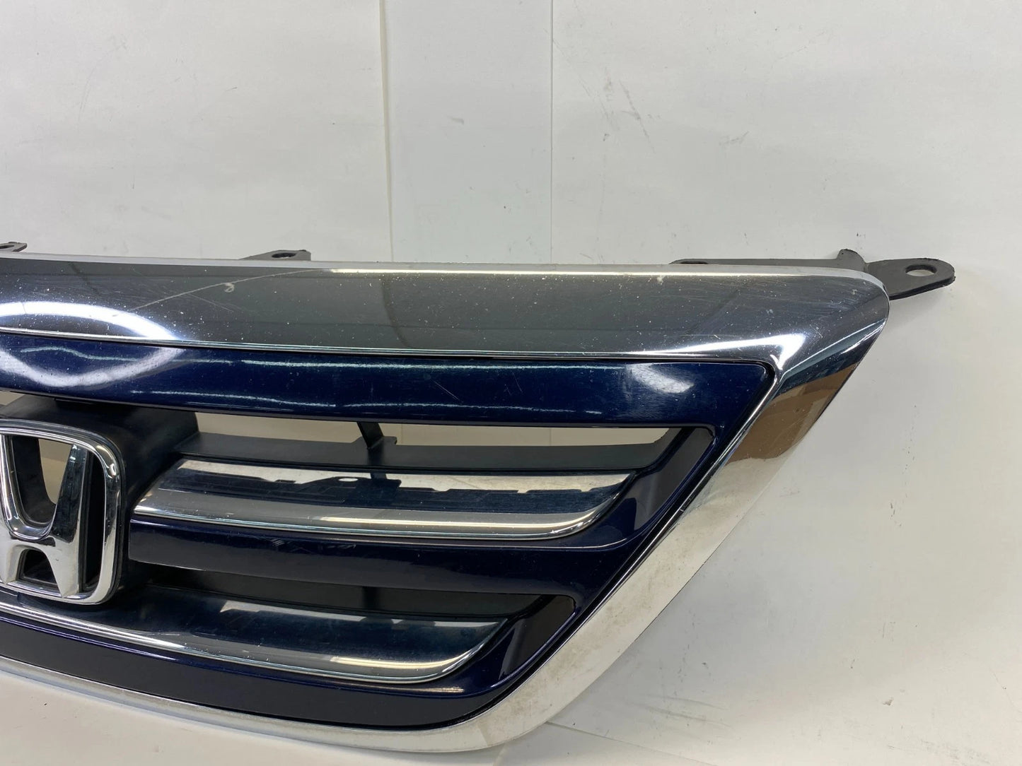 2005-2007 HONDA ODYSSEY FRONT BUMPER UPPER GRILL GRILLE ASSY 71121-SHJ-A010 OEM