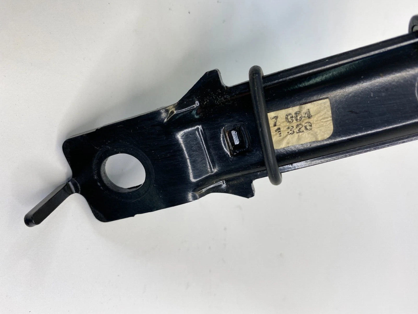 2006-2012 HYUNDAI SONATA FRONT RIGHT SEAT BELT HEIGHT ADJUSTER SLIDER UNIT OEM