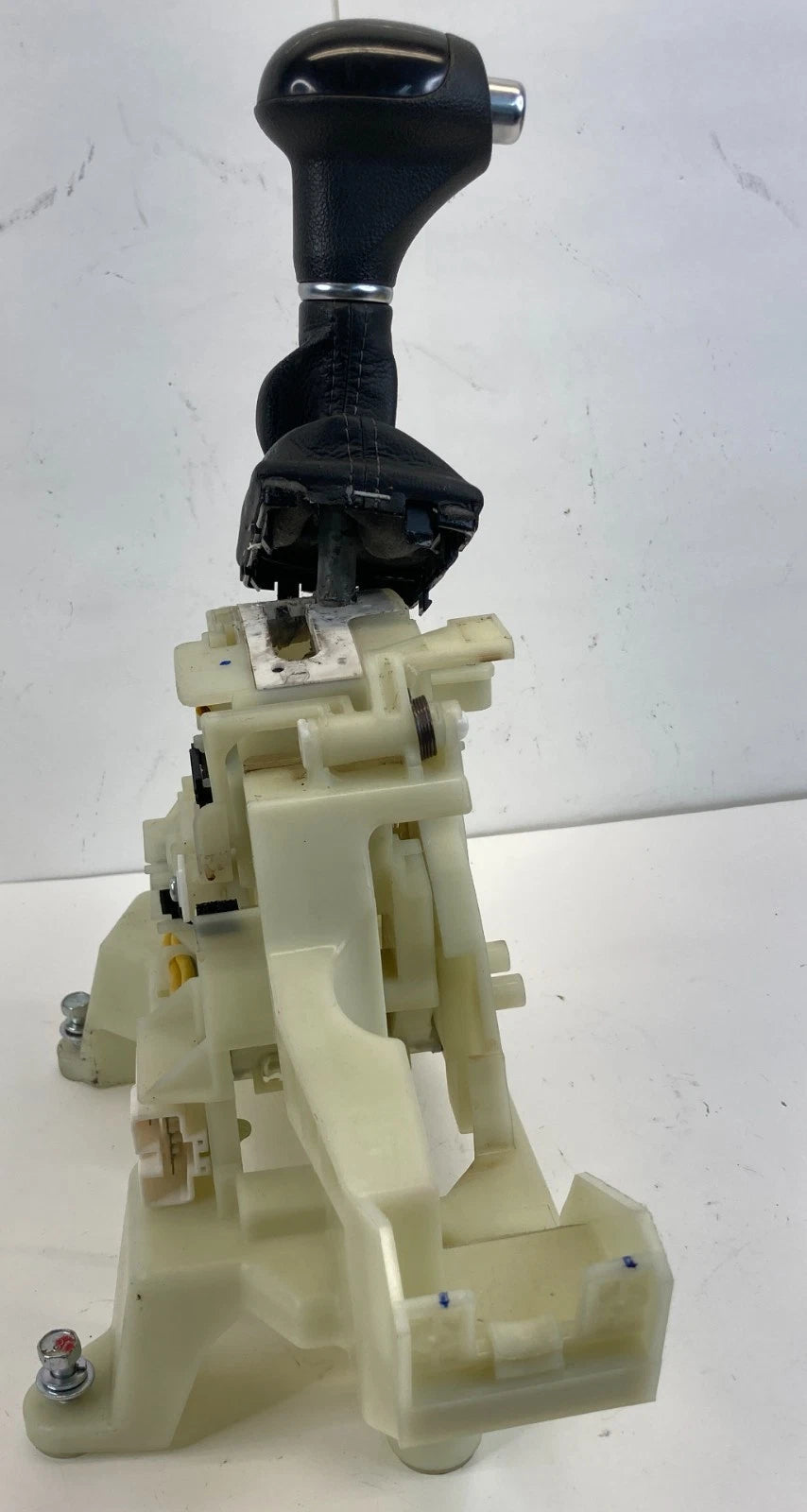 2016-2020 KIA SORENTO AUTOMATIC TRANSMISSION FLOOR GEAR SHIFT LEVER 46700-C5XXX