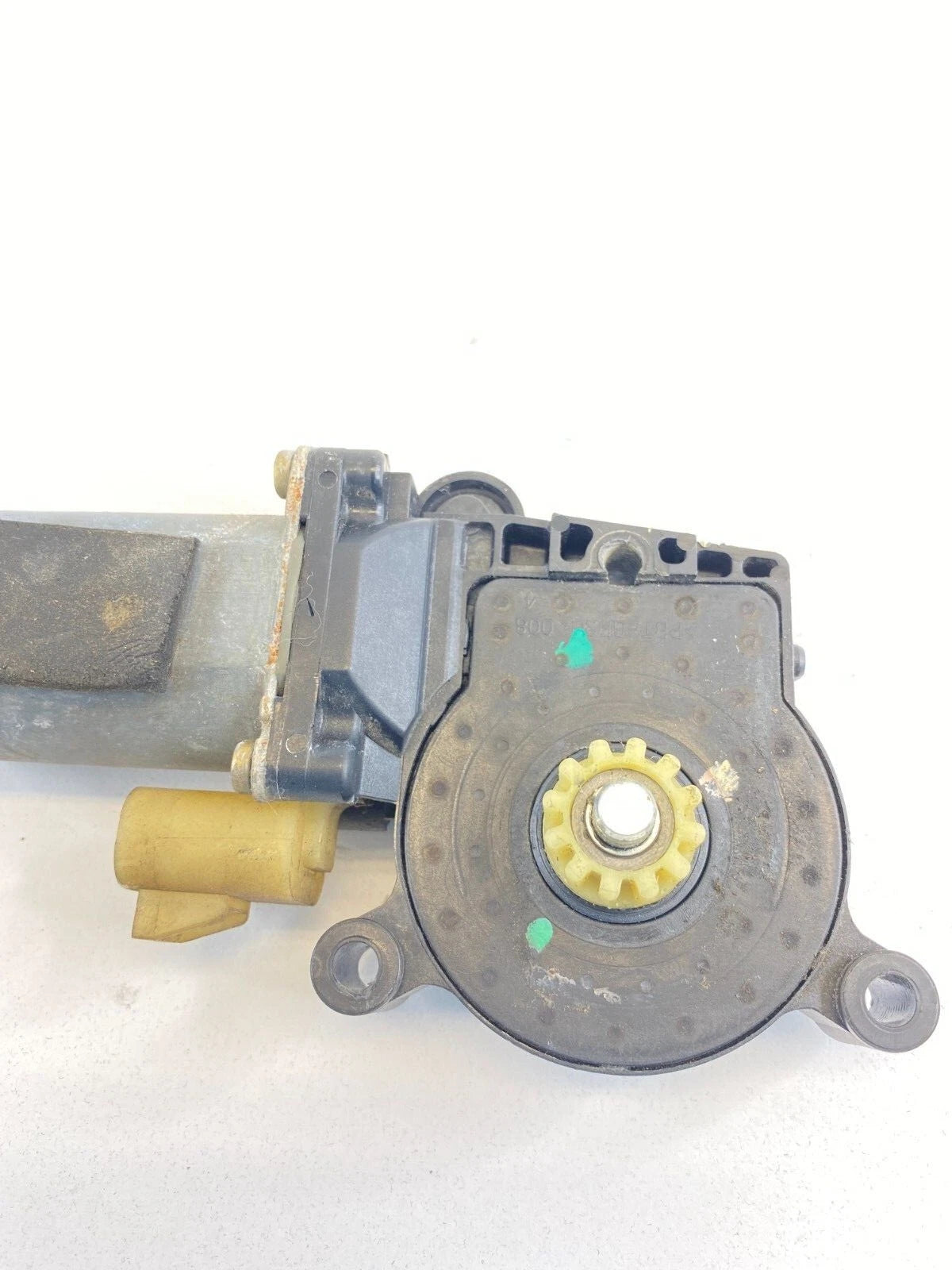 1997-2005 Buick Century Front Left Driver Side Door Window Motor CM090930B