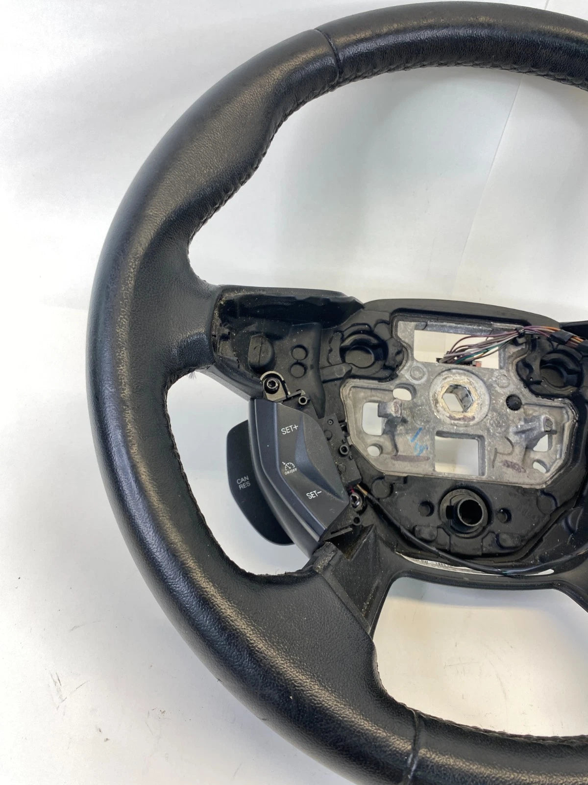 2013-2016 FORD ESCAPE STEERING WHEEL W/ CRUISE CONTROL SWITCH ASSY OEM