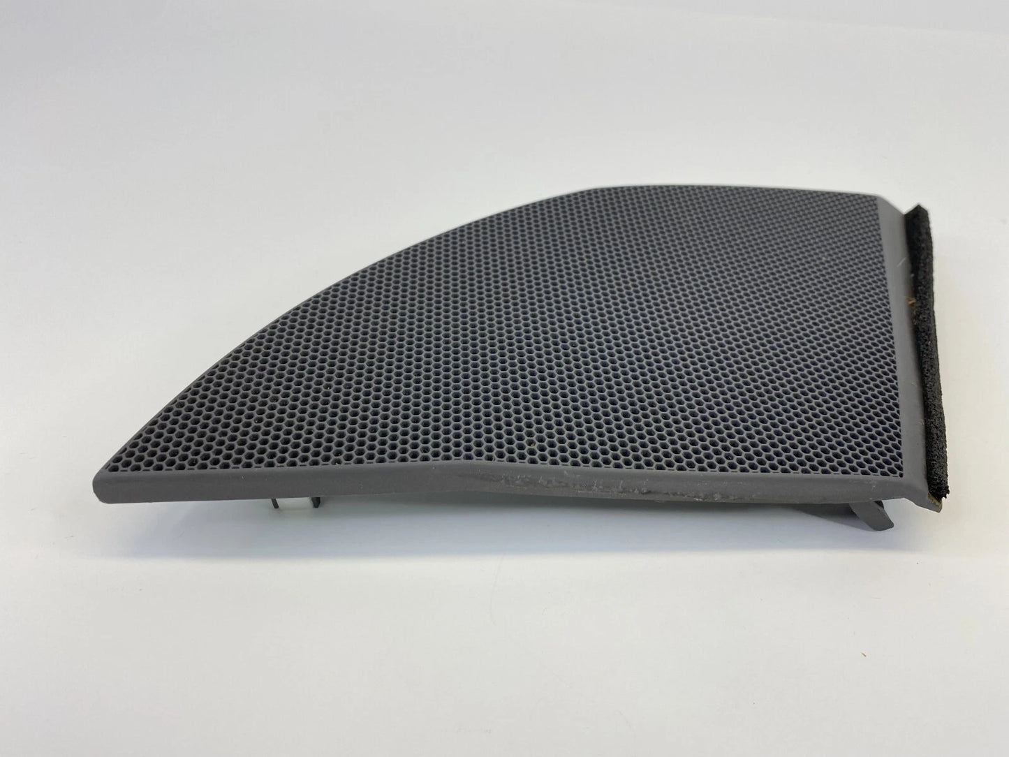 04-10 TOYOTA SIENNA UPPER DASH RIGHT SIDE SPEAKER TRIM GRILL COVER 55473-AE010