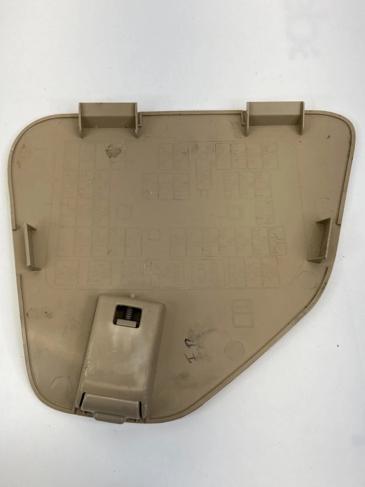 2009 09 SATURN VUE FUSE BOX COVER TRIM ACCESS DOOR BEZEL BATTERY CAP PANEL OEM