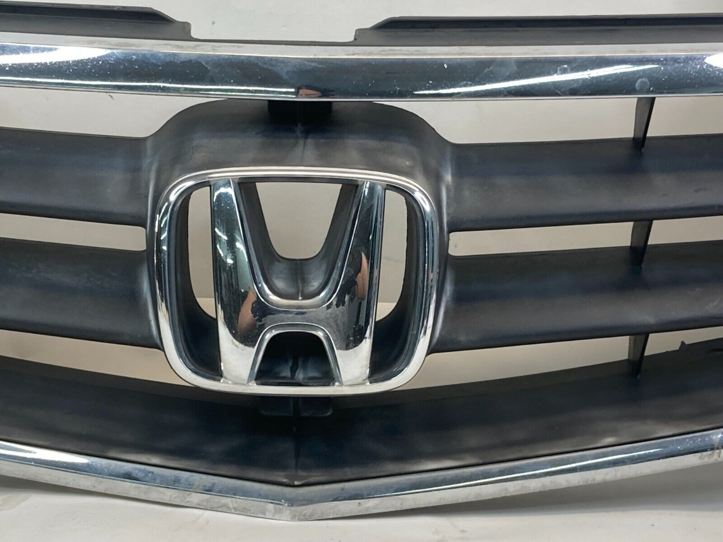 2002-2004 Honda Odyssey Front Bumper Center Grill Grille Trim 71121-S0X-A020 OEM