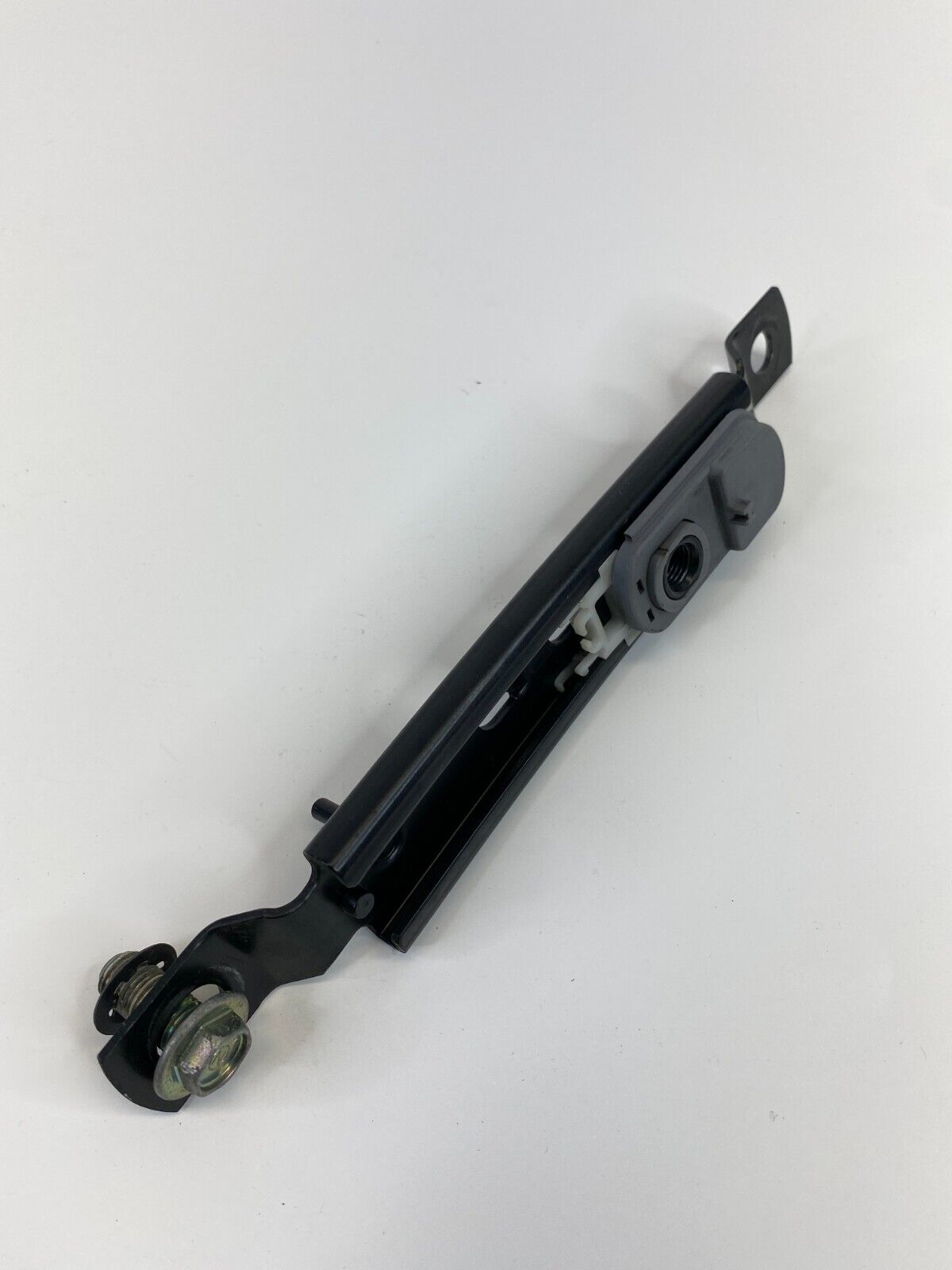 2005 2006 Hyundai Elantra Front Right Passenger Seat Belt Adjuster Height OEM