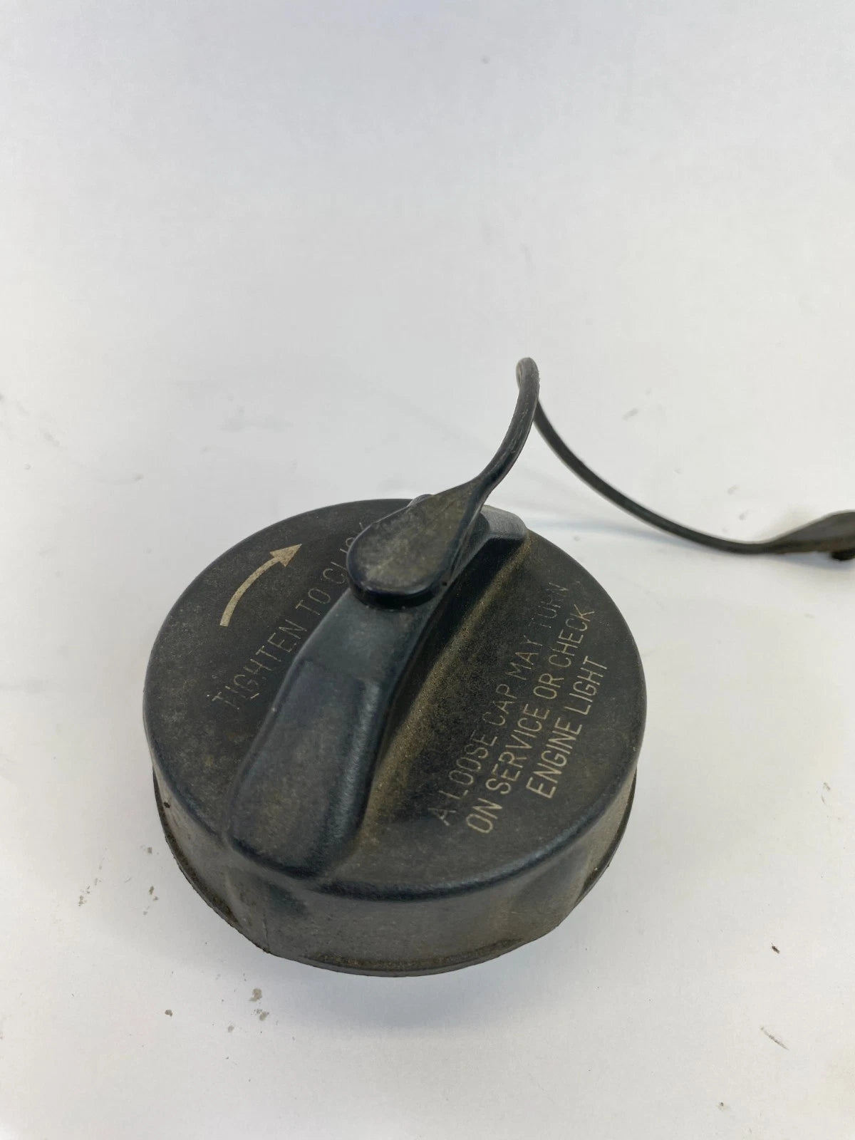 02 03 04 05 06 07 JEEP LIBERTY 3.7L FUEL FILLER DOOR TANK CAP GAS LID COVER OEM