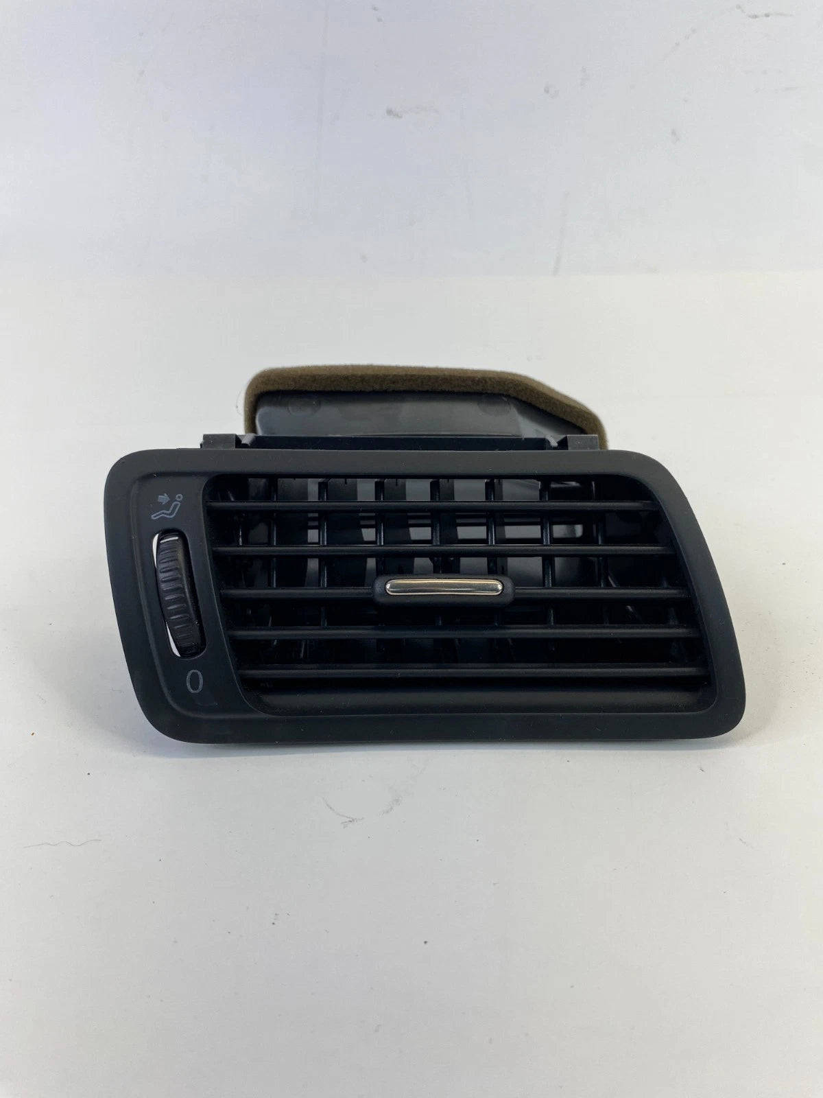 2009-2011 Volkswagen CC Front Right Side Outer Dash Air Vent Grille 3C1-819-702