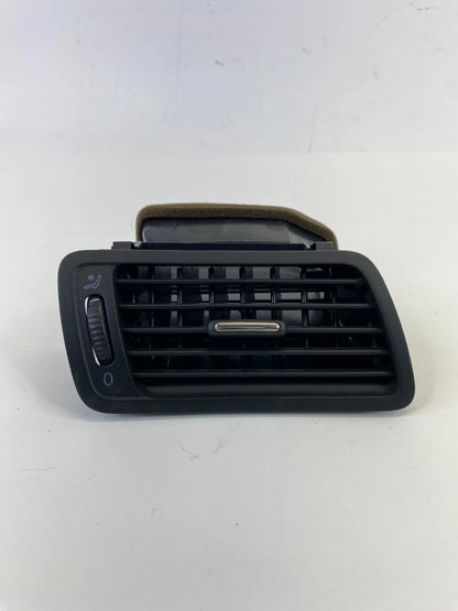 2009-2011 Volkswagen CC Front Right Side Outer Dash Air Vent Grille 3C1-819-702
